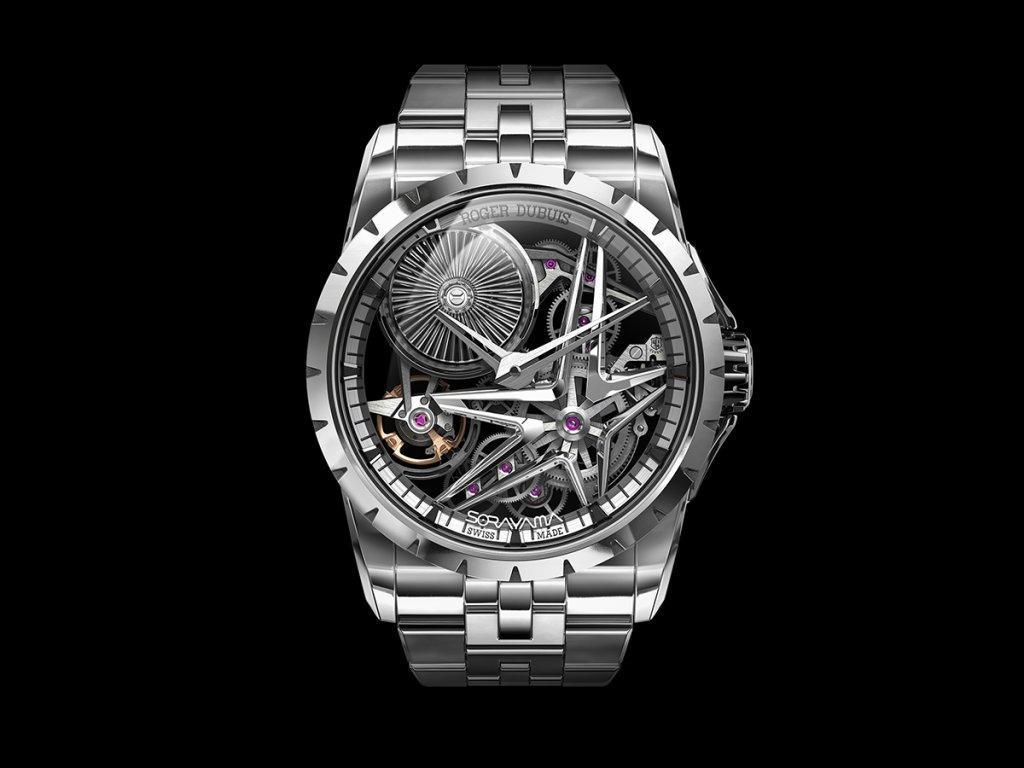 ROGER DUBUIS與空山基合作的這款限量錶，可以說把錶迷們對於機械結構、金屬質感的「愛欲痴狂」，赤裸裸勾引出來了。