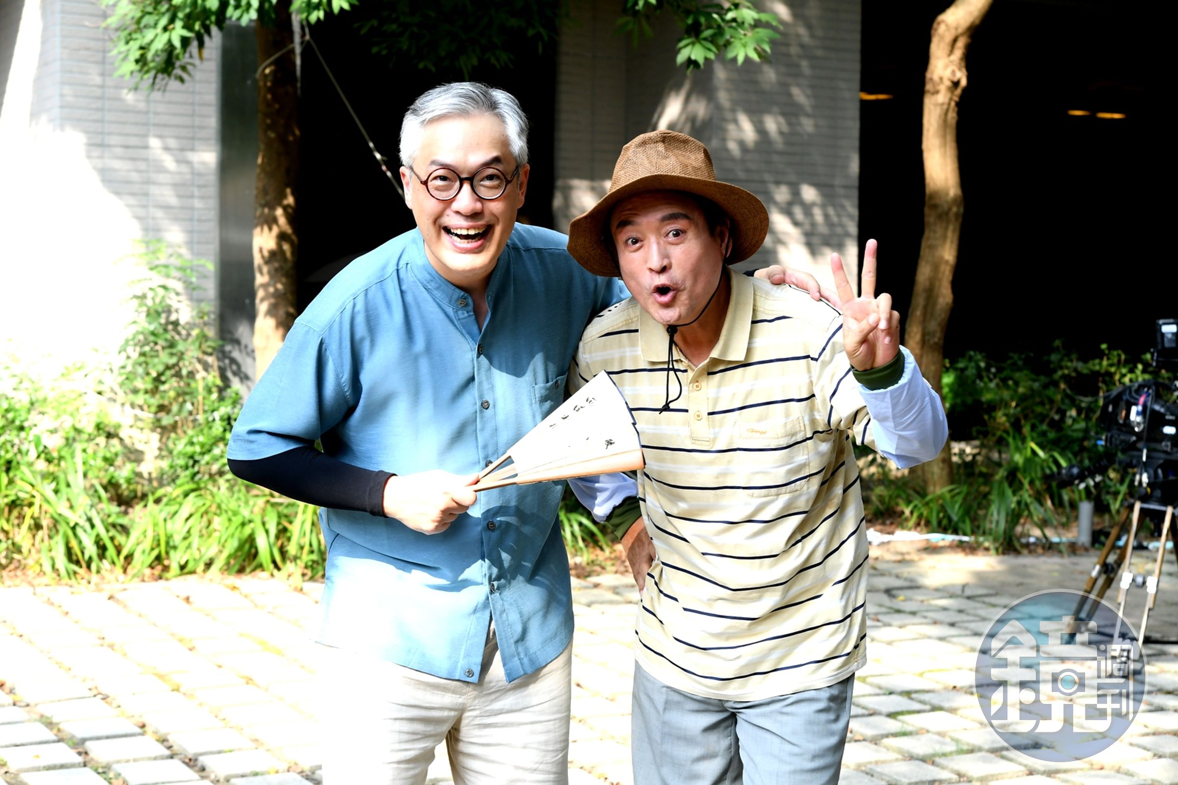 檢場和樊光耀飾演愛鬥嘴的老朋友。（三立提供）