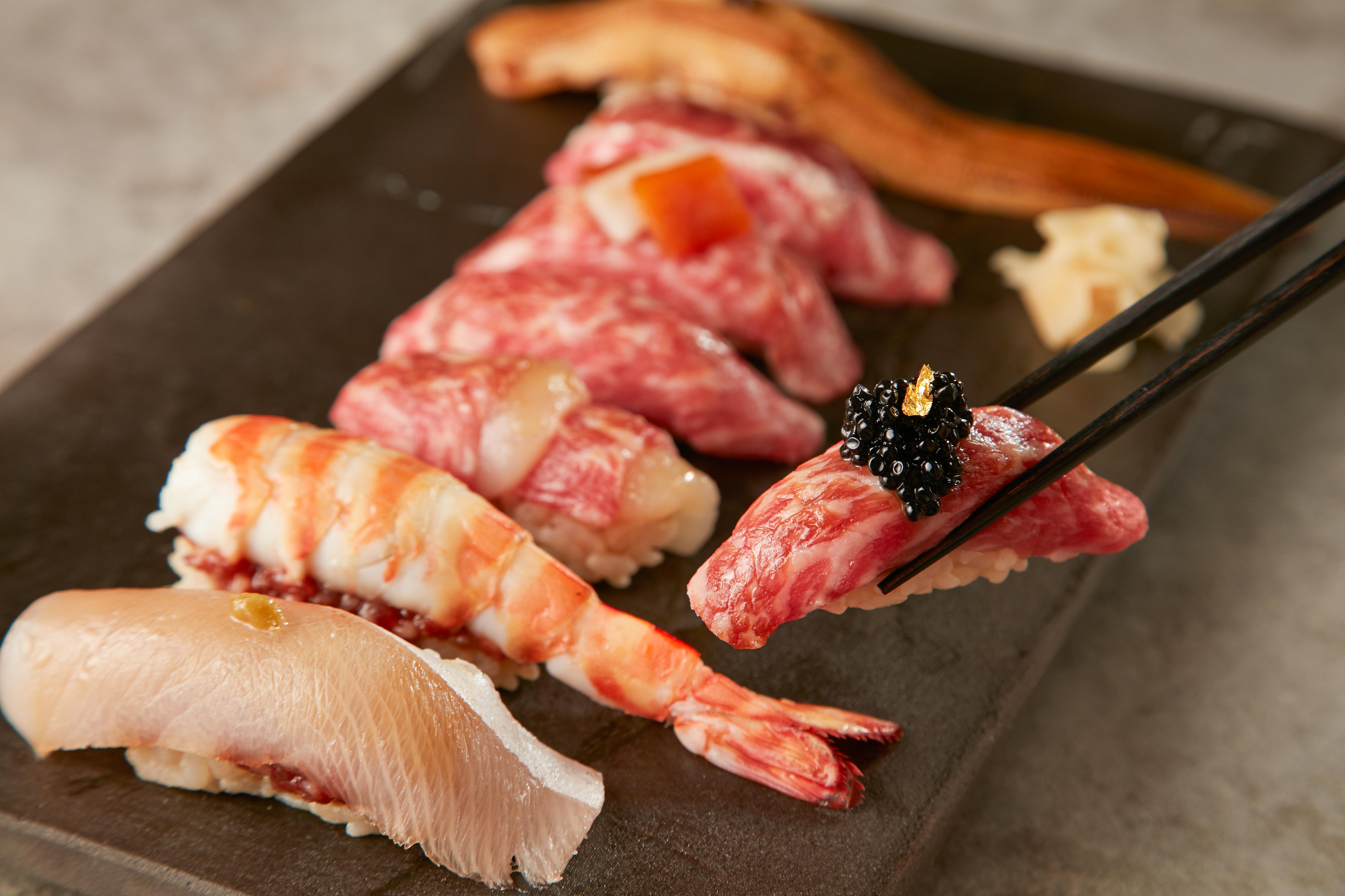 「和牛握壽司盛合」以和牛搭配多樣食材，延伸和牛生食滋味的版圖。（960元／份、8貫）（乾杯提供）