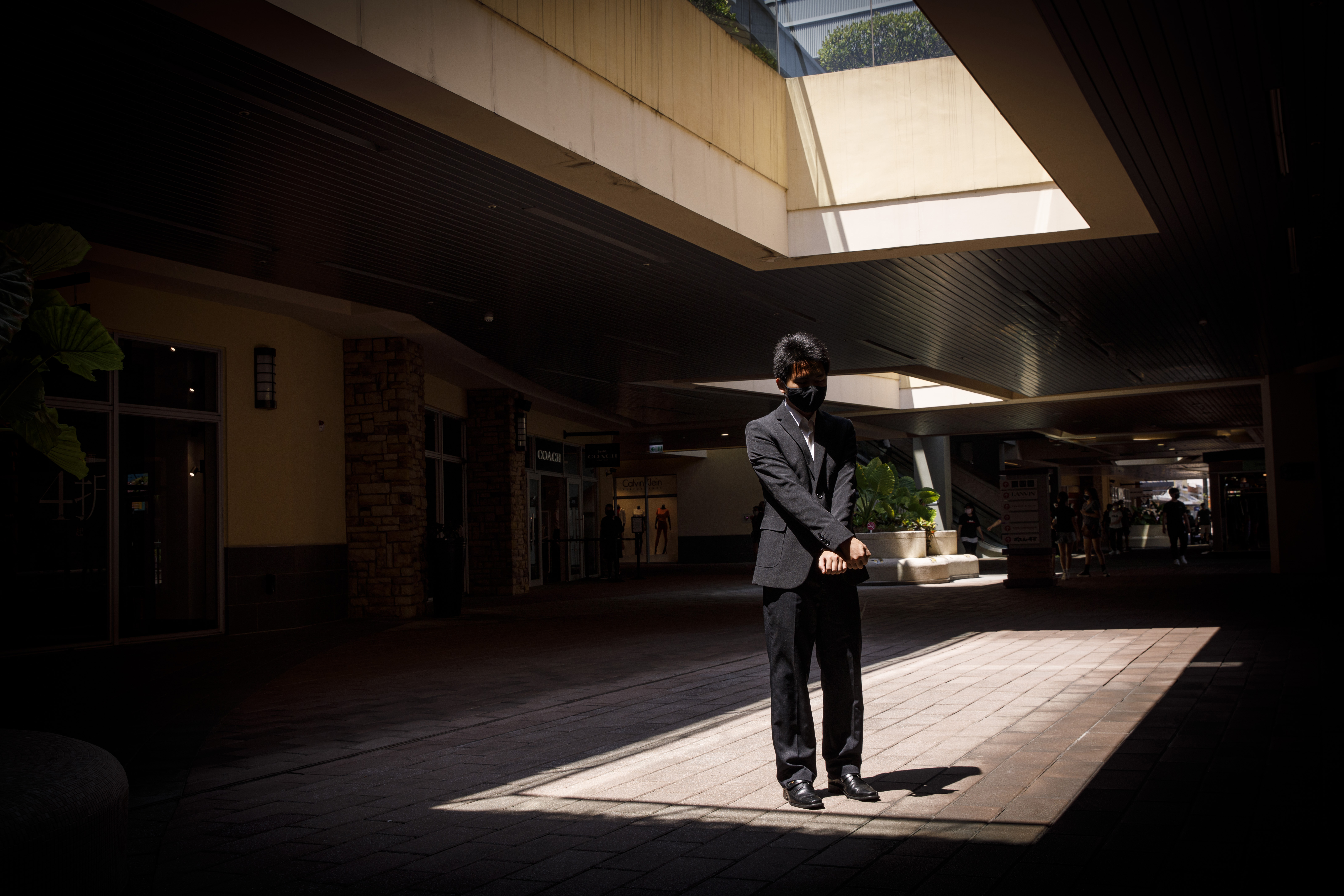 因欠錢由黑道轉介至杜拜又逃回來的何基里（化名）。