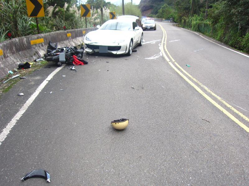 蔡姓騎士撞上郭男駕駛的超跑後身亡。(警方提供)