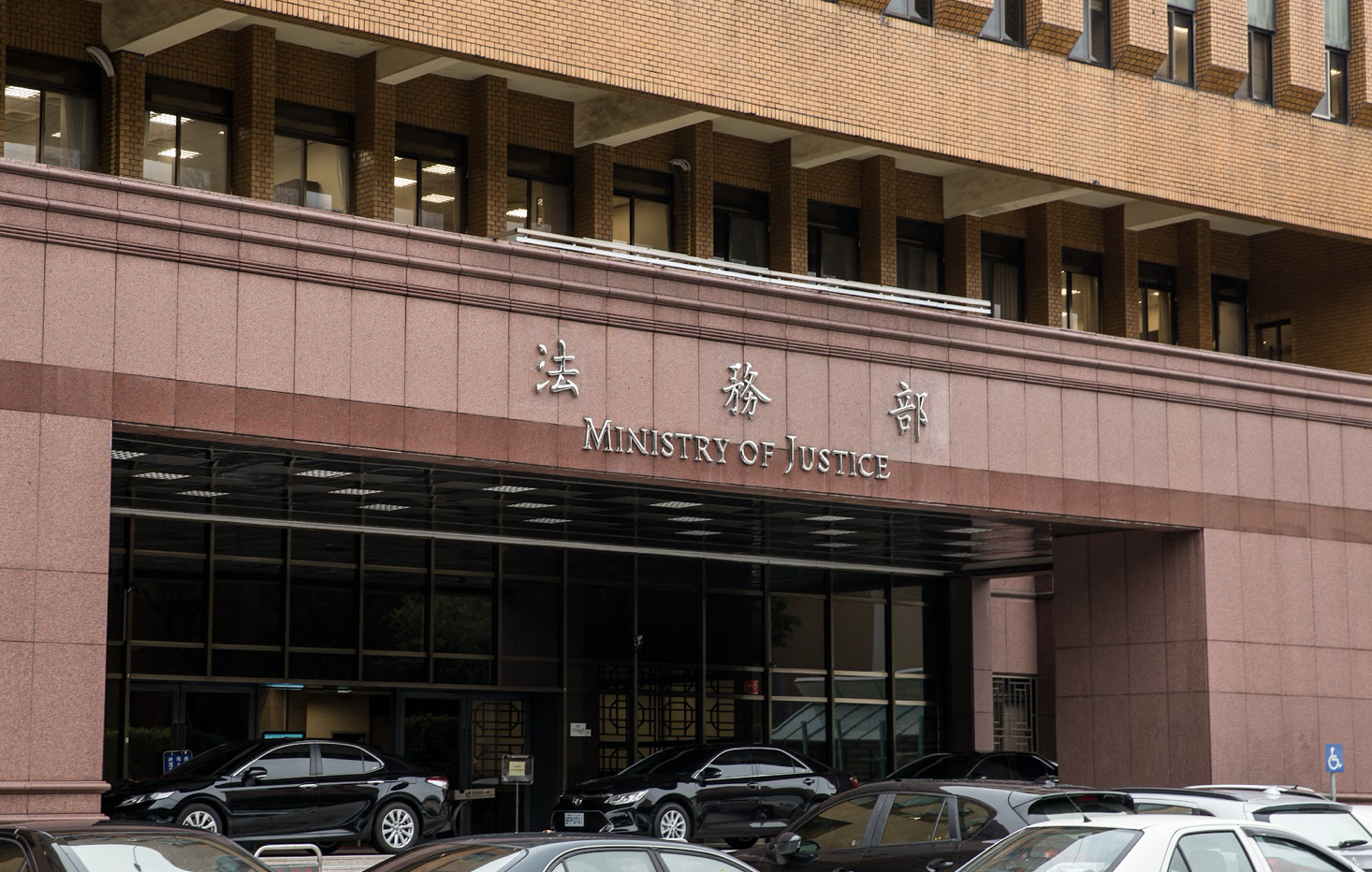 針對外役監受刑人返家逾期未歸，犯下殺警重大刑案，法務部立即責令矯正署檢討修正外役監受刑人遴選機制。（資料照）