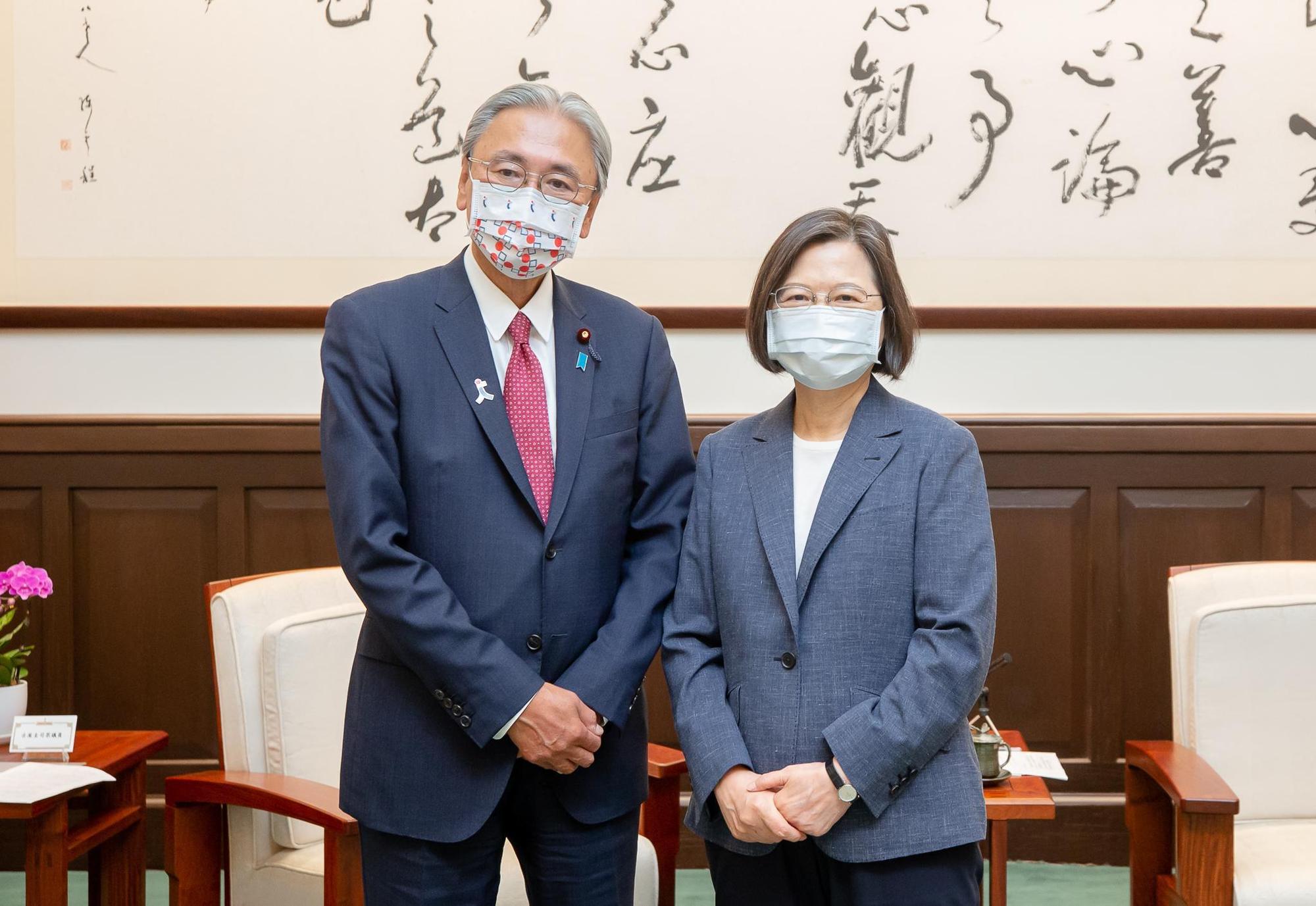 總統蔡英文接見「日華議員懇談會」會長古屋圭司眾議員訪台團，引發中國不滿。（總統府提供）