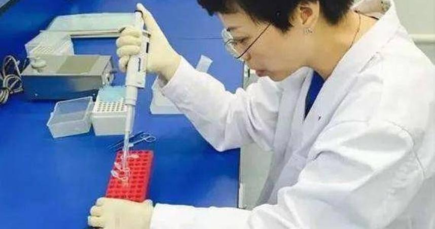 大陸DNA鑑定師鄧亞軍從業近20年。（翻攝自搜狐新聞）