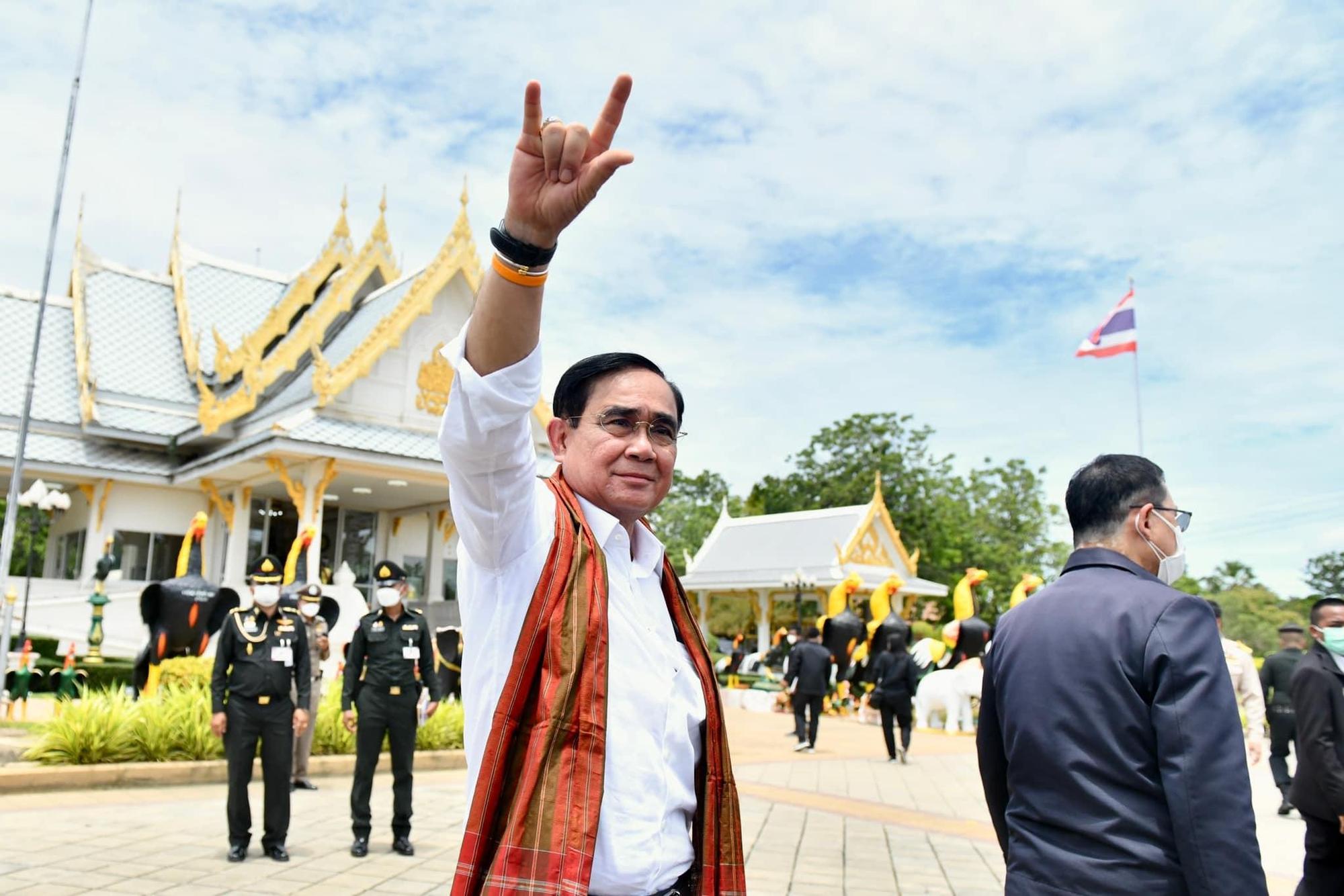 泰國總理巴育因任期問題，自今起暫停職務。（翻攝Prayuth Chan-ocha臉書）