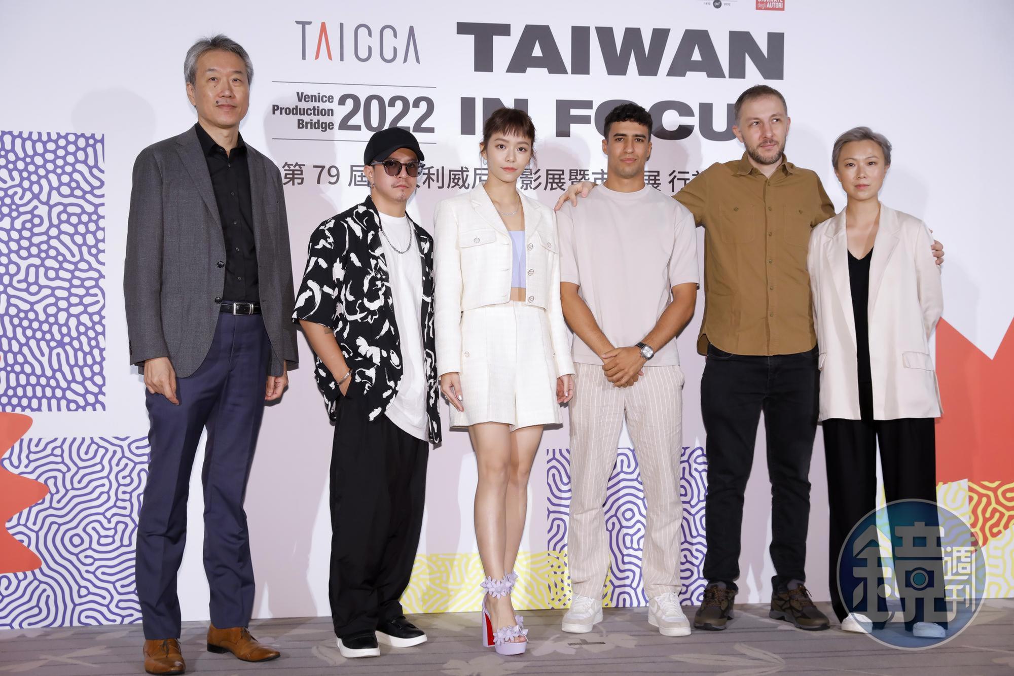 製片馬君慈率領導演哈希德阿米、演員沙伊恩布曼丁、宋芸樺、黃遠等人參加第79屆威尼斯國際影展行前記者會。