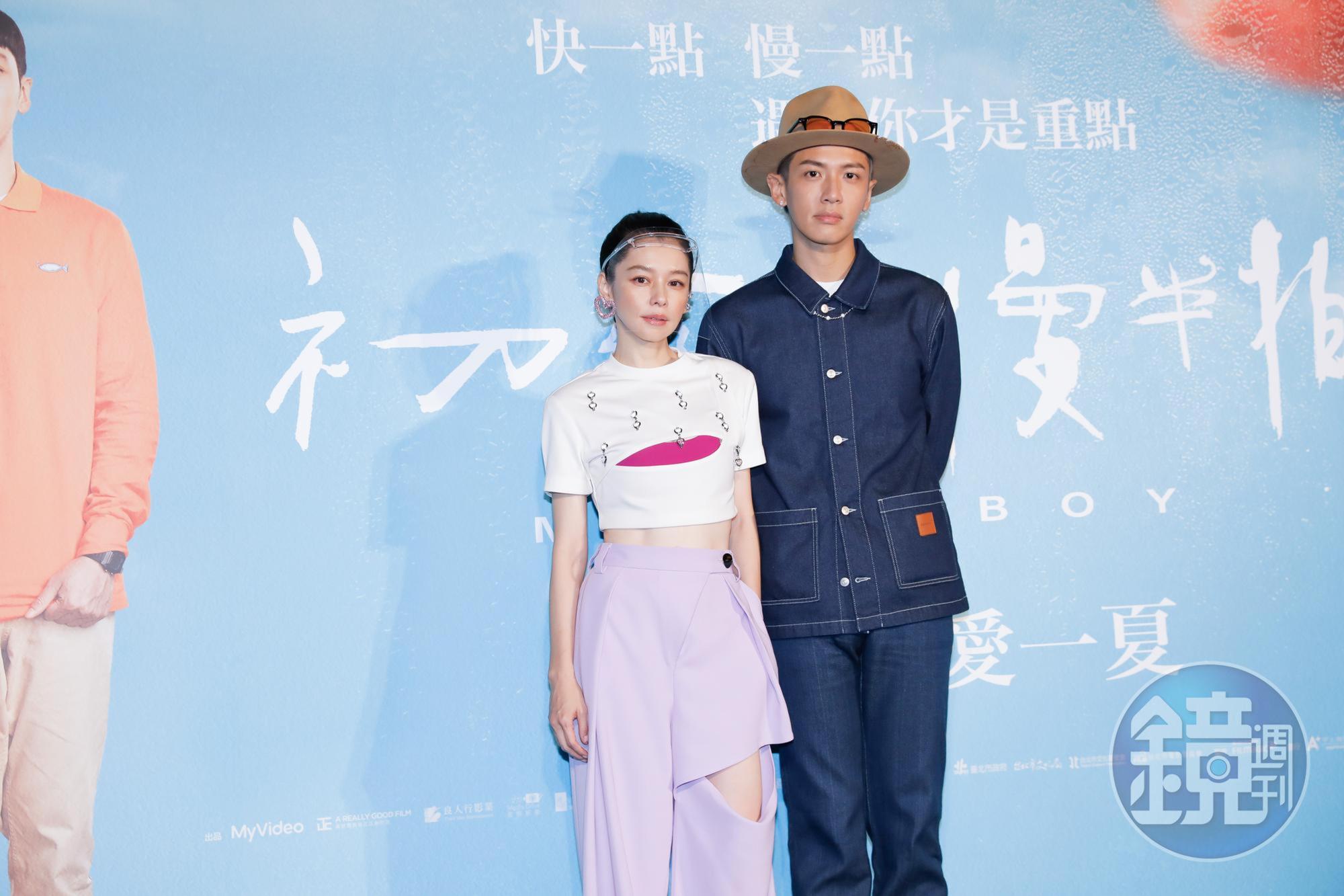 《初戀慢半拍》由柯震東、徐若瑄搭檔演出浪漫姐弟戀。