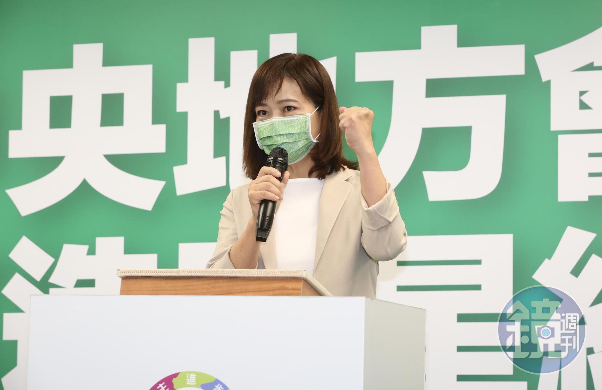 沈慧虹反指藍白陣營對於貪汙舞弊默不吭聲,聽到論文卻變大白鯊。(本刊資料照)