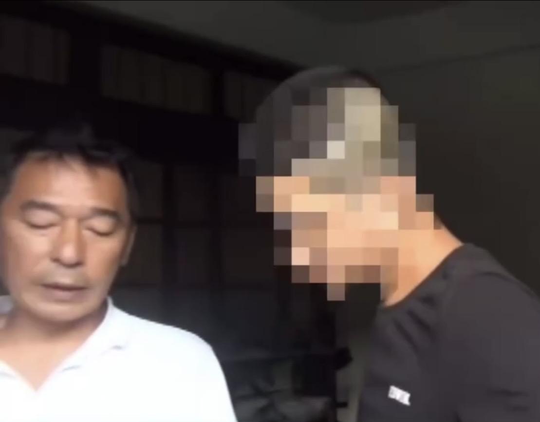 警方告知嫌犯權益。（翻攝畫面）