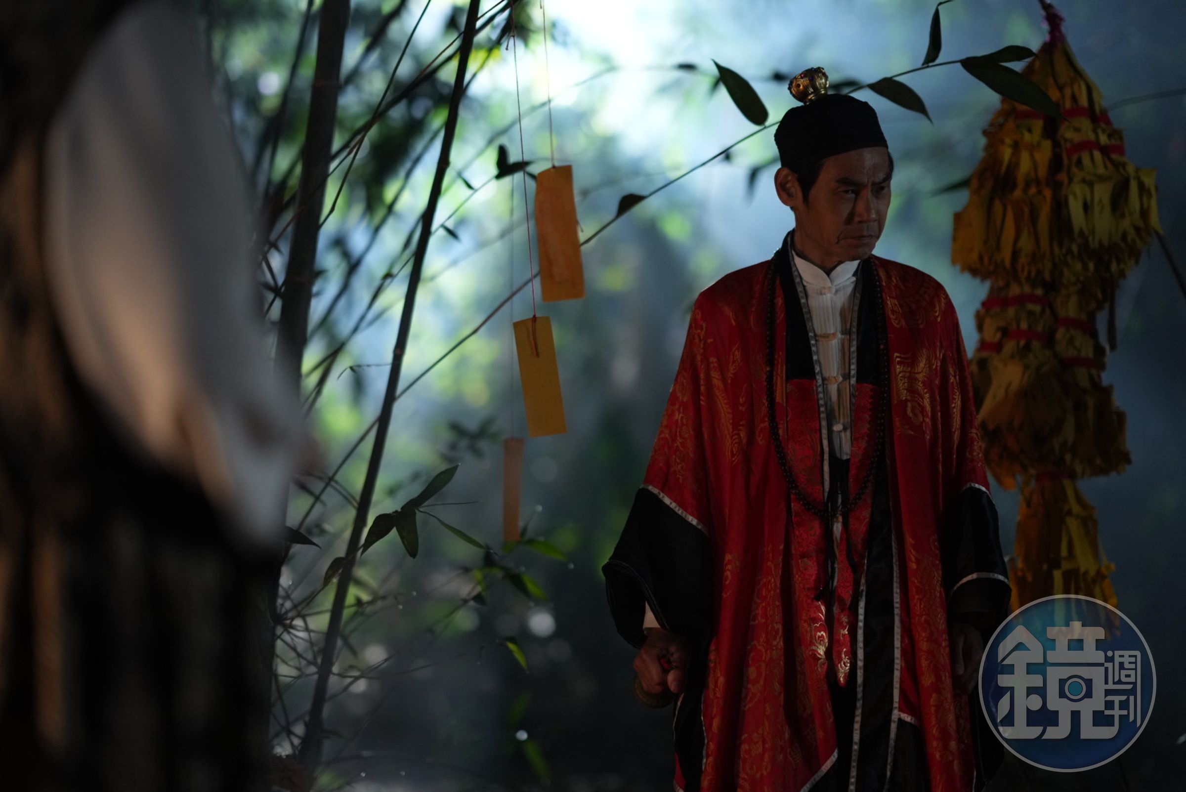 為演好道士一角，夏靖庭苦練背誦、吟唱經文，還要練習搖鈴的節拍。（采昌、馬棋朵提供）