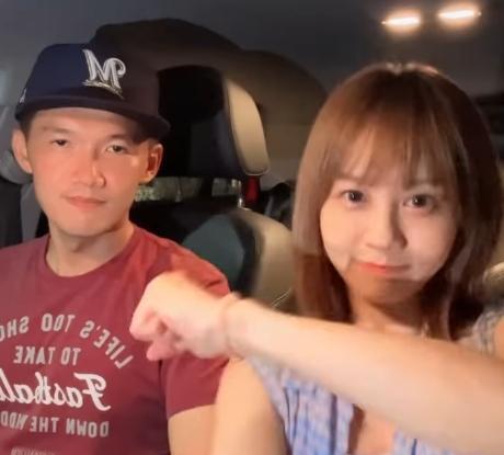 台南Josh（左）與梔梔（右）先前合拍短片，兩人互動冒出粉紅泡泡。（翻攝自台南Josh IG）