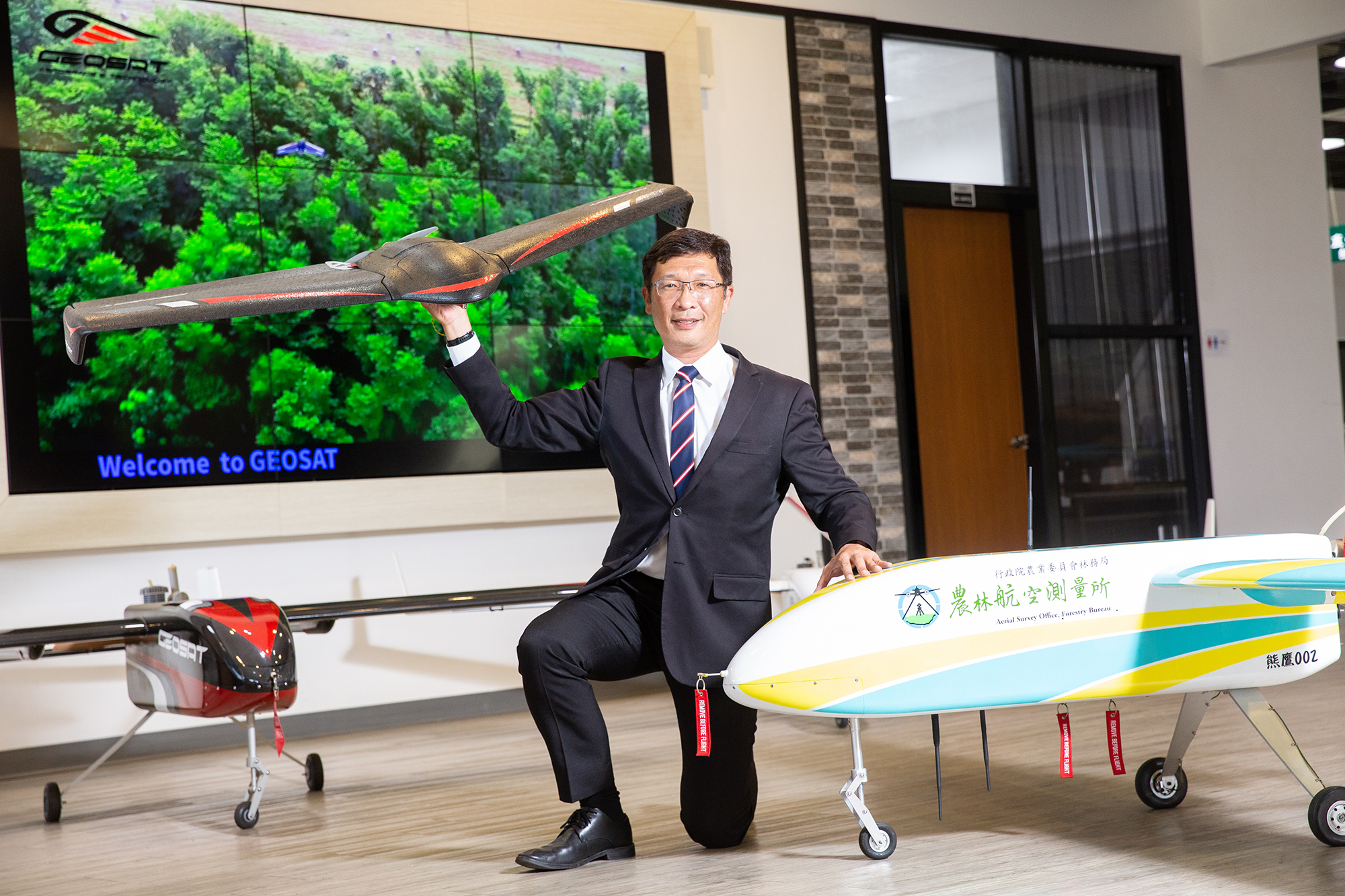 經緯航太董事長羅正方除了推廣無人機的重要，也強調要斷開紅色供應鏈，20年前即反晶圓登陸。