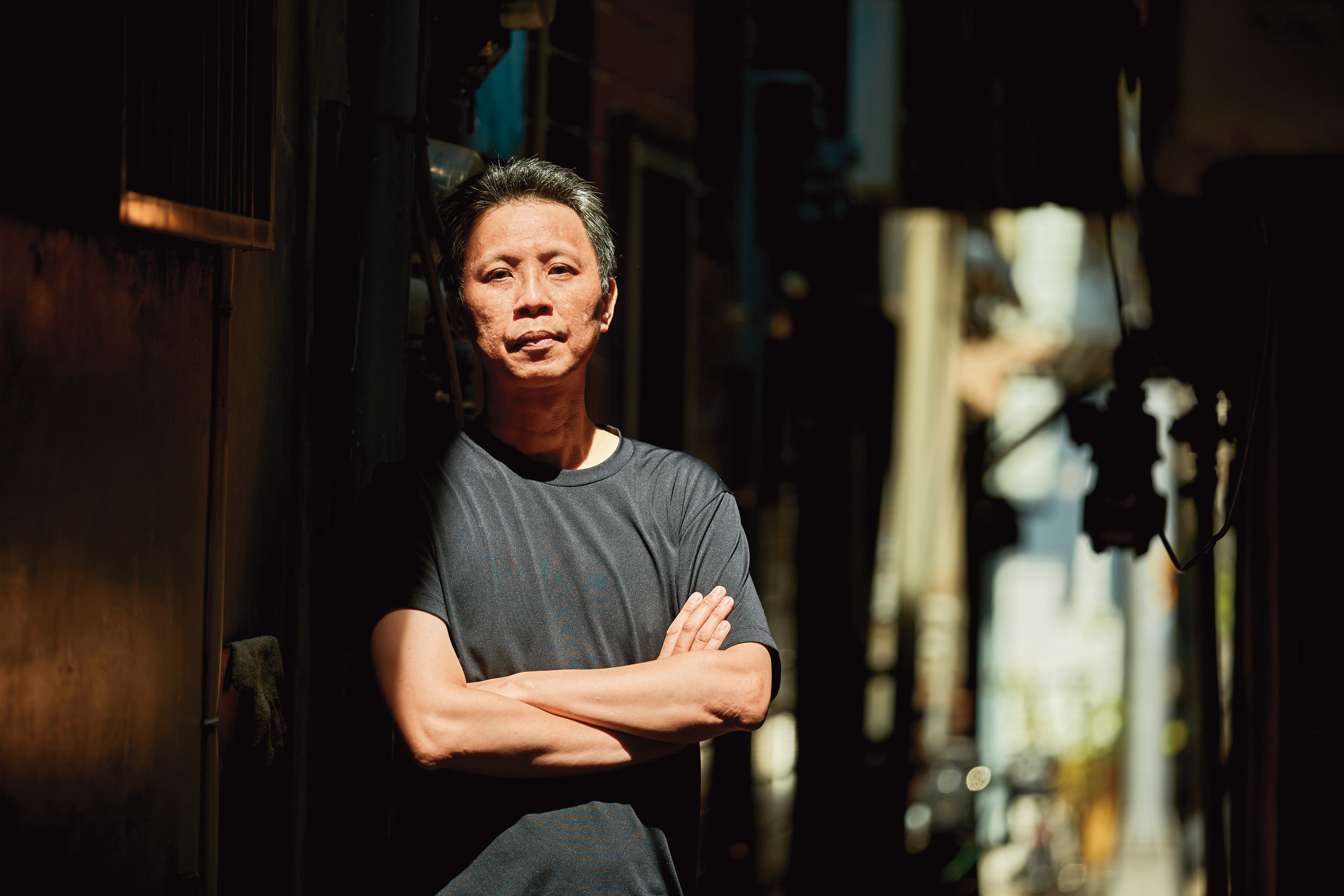 李鴻欽將自身當兵生涯畫成《狗臉的歲月》，作品寫實細膩，呈現90年代義務役士兵的軍旅生活。（蓋亞文化提供）