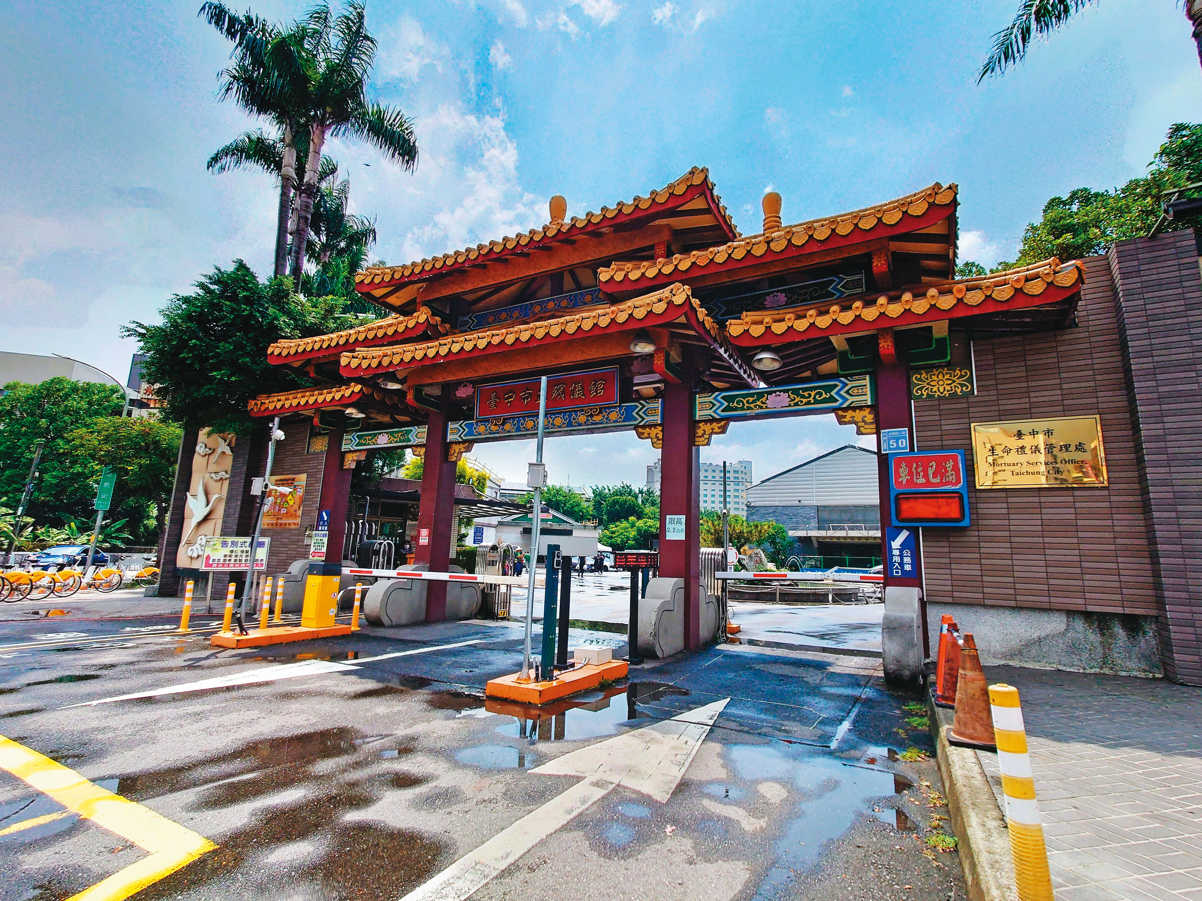 各縣市殯儀館雖然都有嬰屍火化服務，但規定過於僵硬，引發爭議。