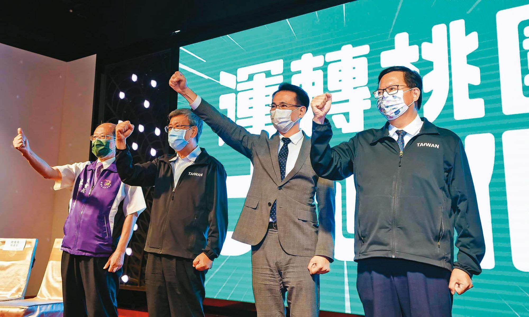 被綠營點名的2024總統接班人選除了賴清德,包括前副總統陳建仁(左)、桃園市長鄭文燦(右)也是熱門人選。(翻攝鄭運鵬臉書)
