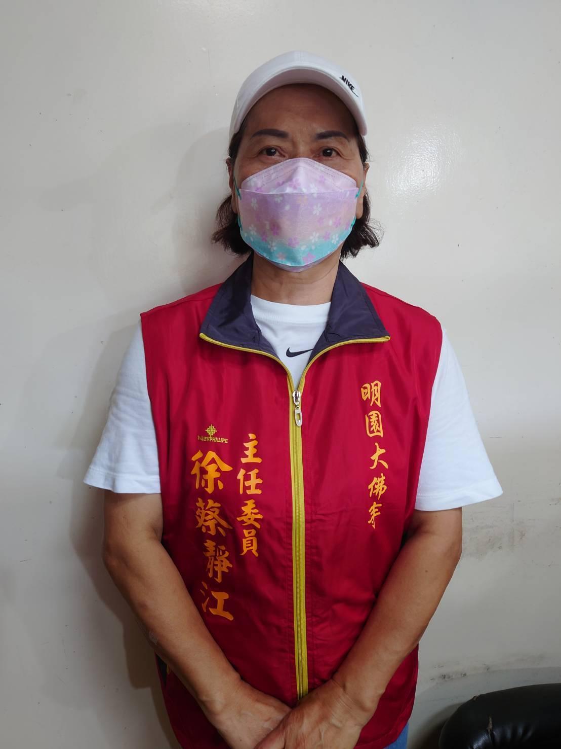 明園大佛寺主任委員徐蔡靜江熱心公益做愛心。(翻攝畫面)