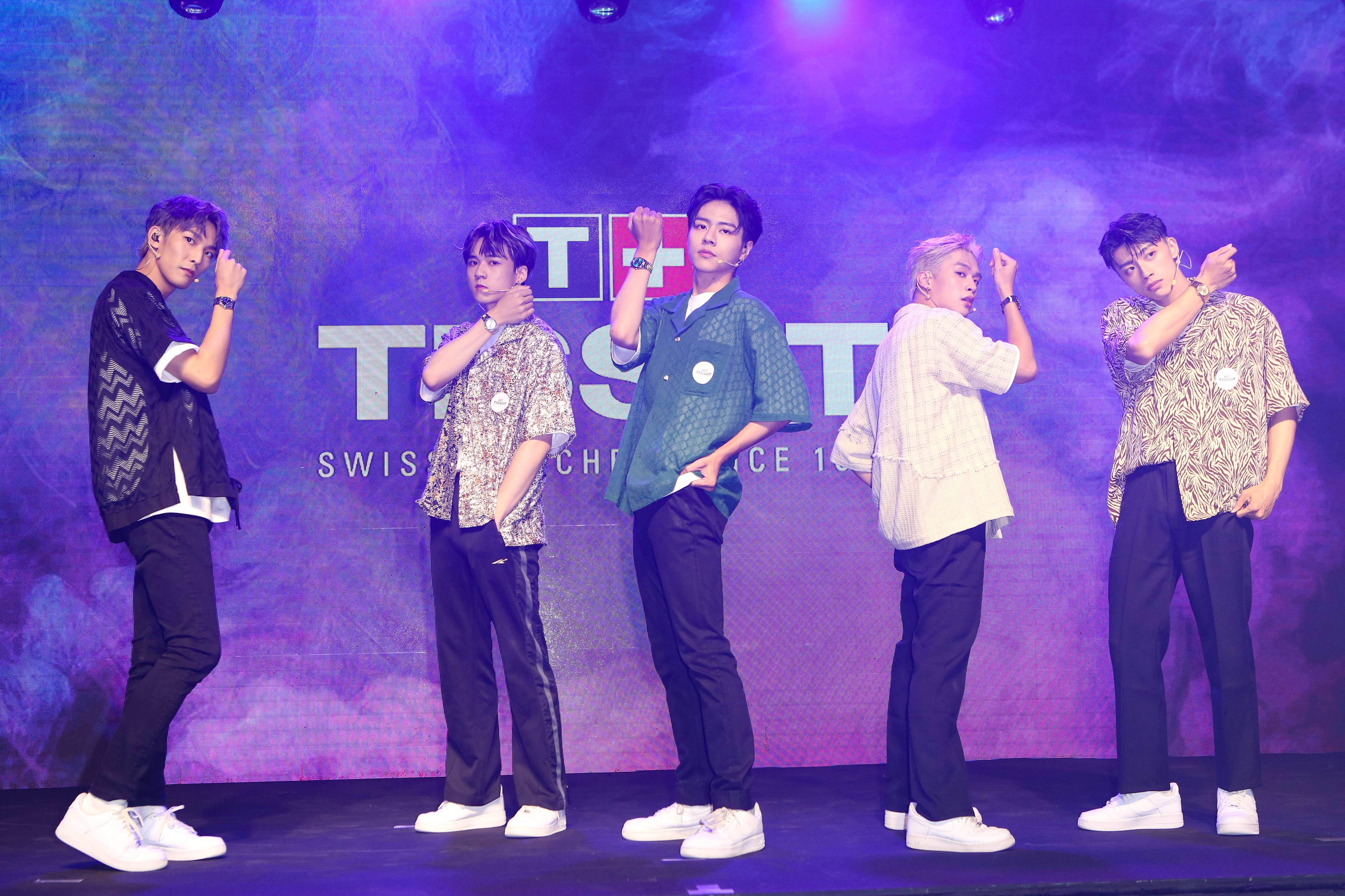 《原子少年》的5位成員黃文廷（右起）、周子翔、林佳辰、周祖安、林煥鈞現身天梭表發表會。