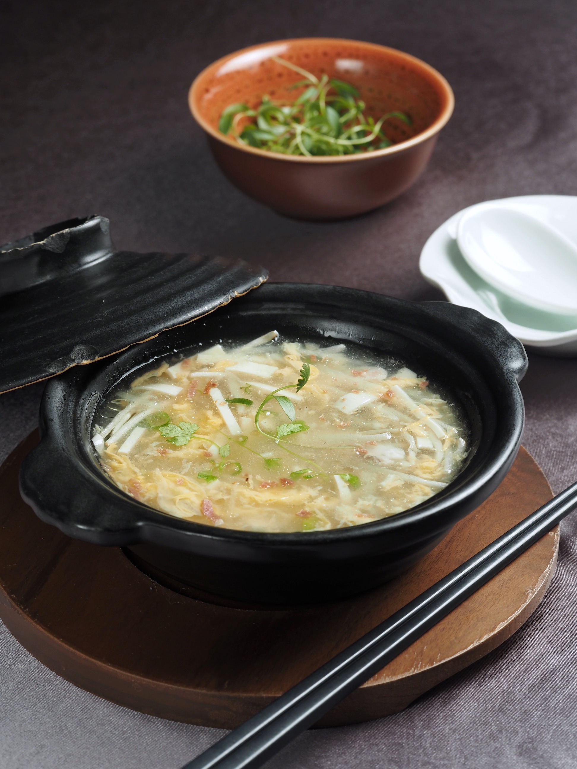 「金齏玉膾魚生羹」清洗口中蟹味，為接下來的主菜做好準備。