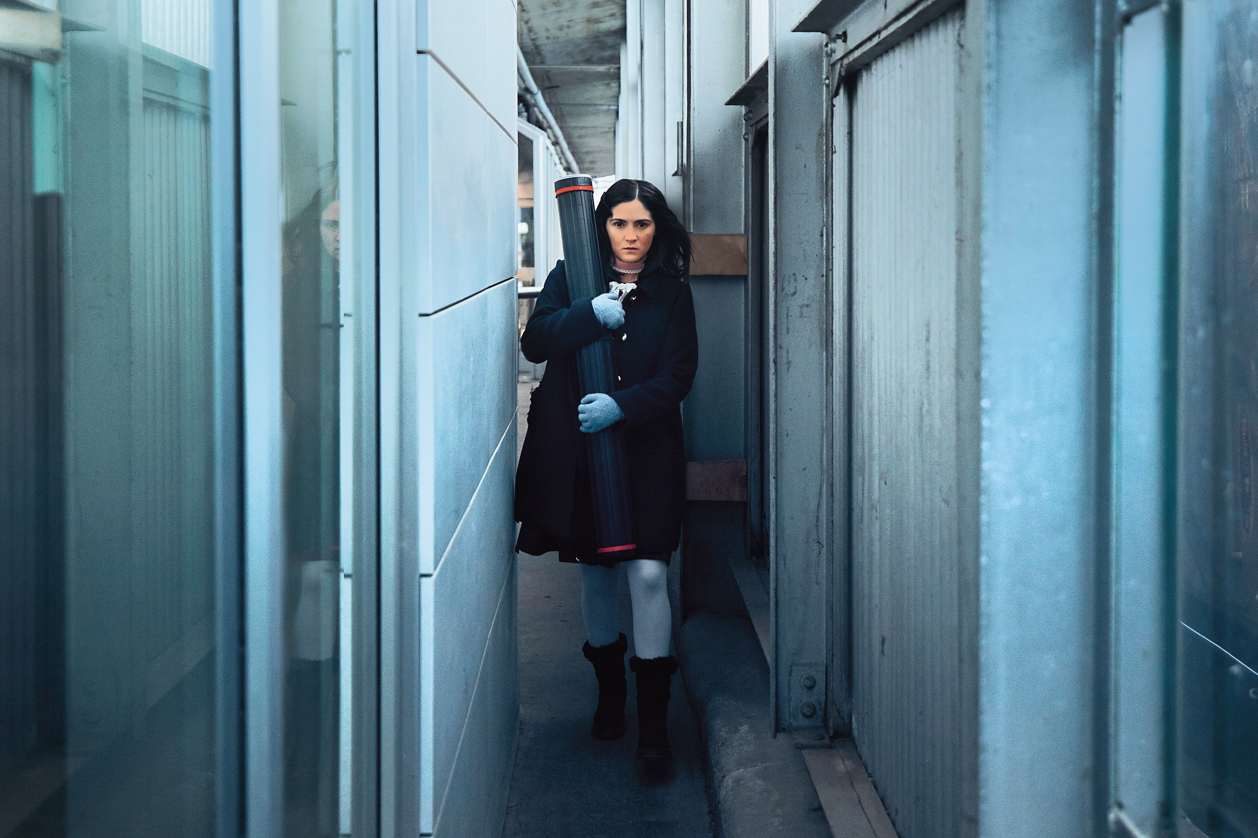 伊莎貝拉傅爾曼以25歲再度詮釋9歲女孩，氣場與演技依舊過關，但模樣反差薄弱實難說服觀眾。（片商提供）