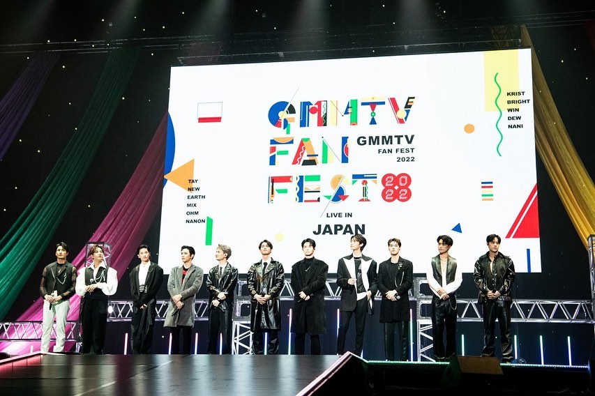 2天活動,他們給的服裝並不一樣,誠意滿滿。(翻攝自GMMTV IG)