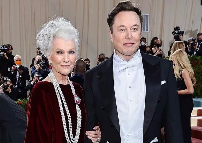 梅耶和馬斯克不時一起出席時尚活動。（翻攝Maye Musk IG）