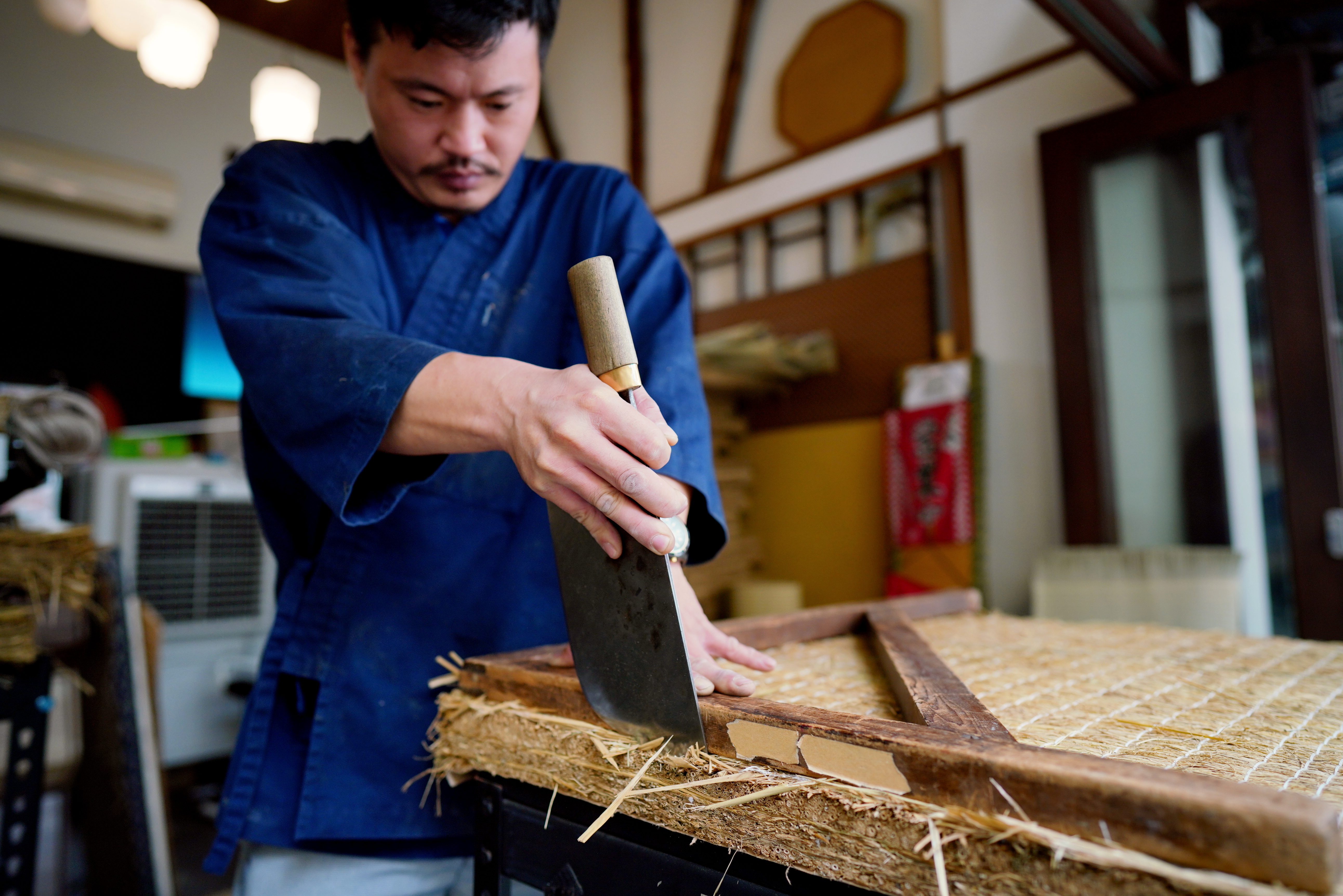 榻榻米是日本傳統的地板用品，內層底材通常為稻草。
