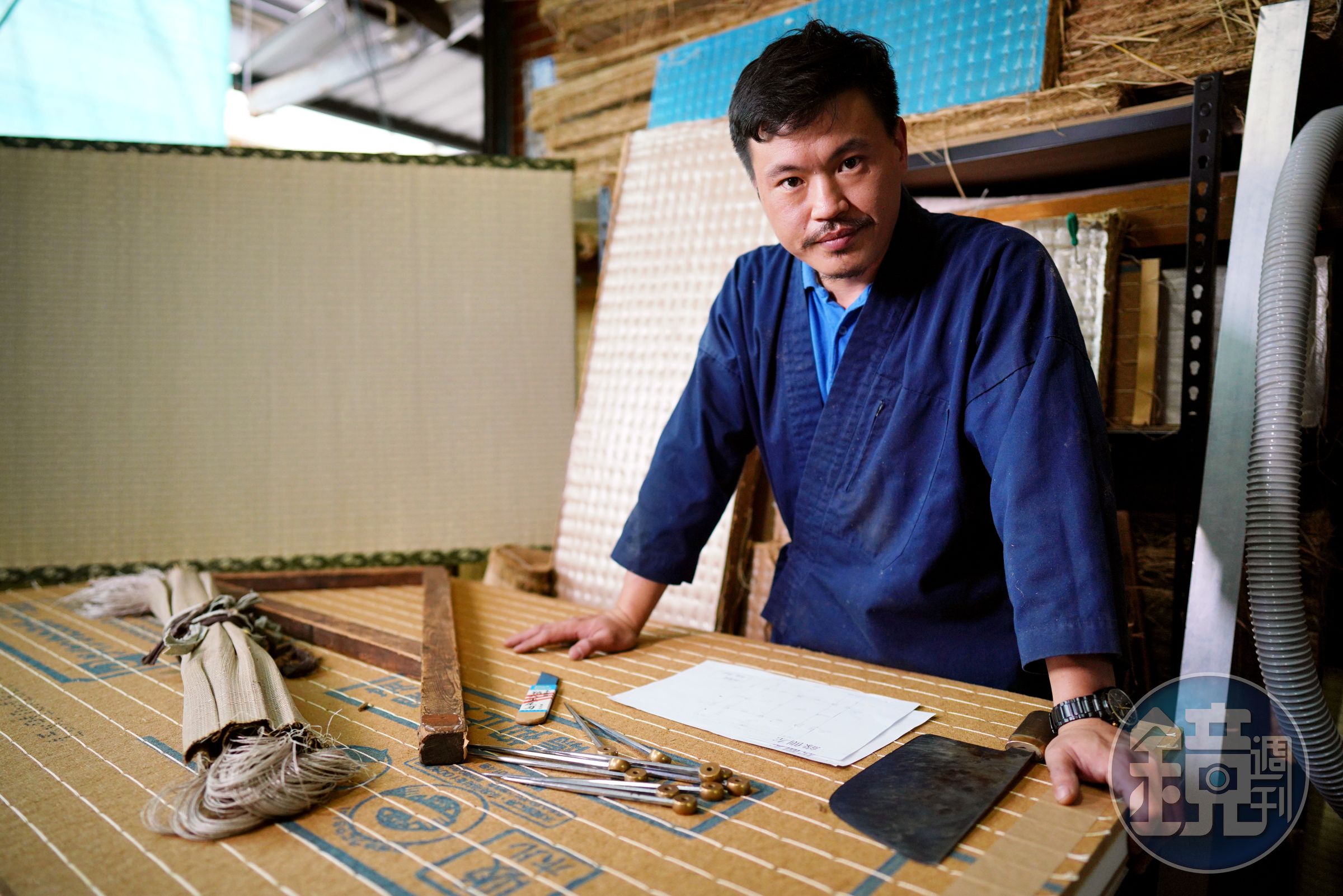 接下75年老字號，少年頭家李宗勳將爺爺手做榻榻米的技藝持續傳承。