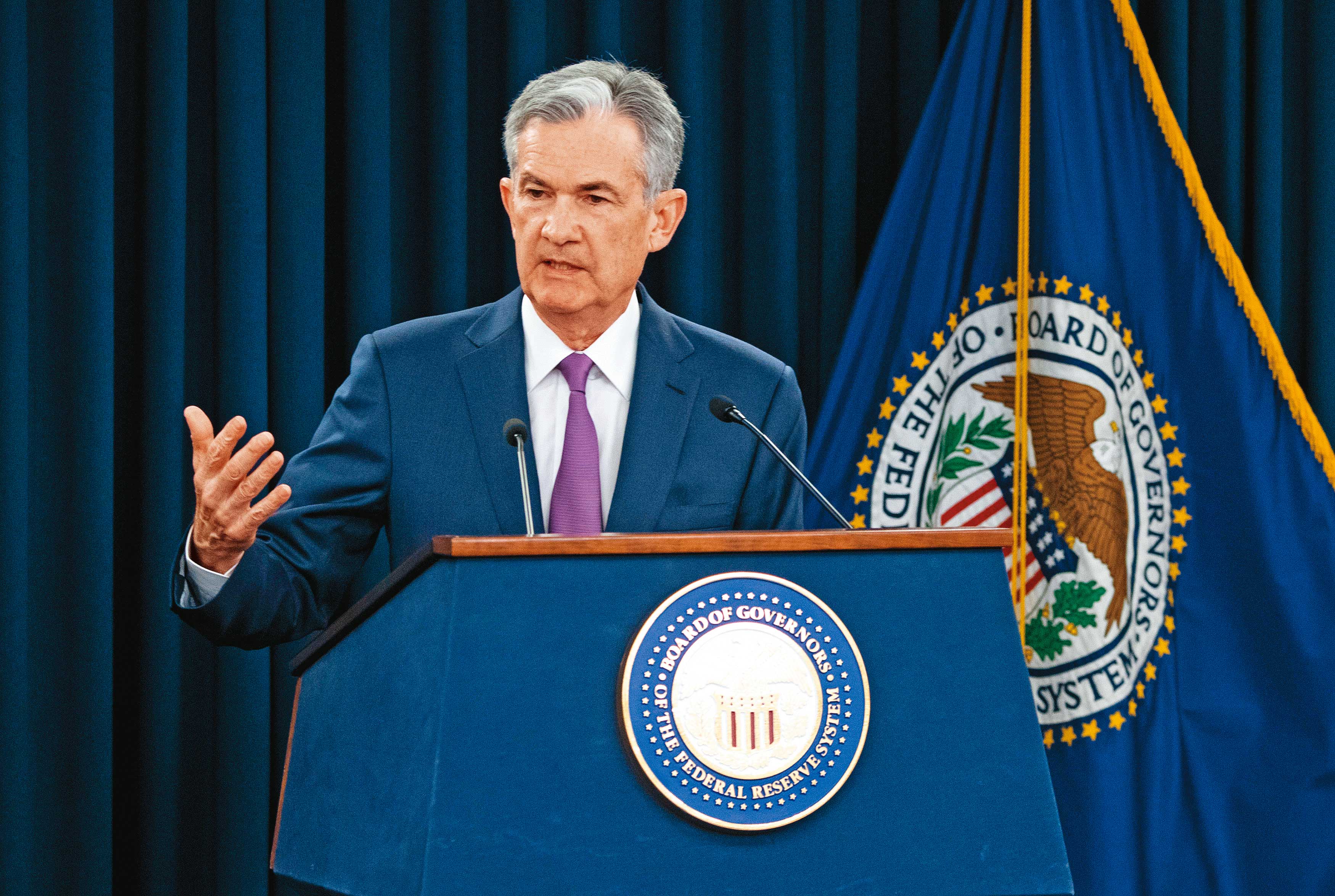 聯準會主席鮑威爾在Jackson Hole央行年會的鷹派演說，讓上週五的美股3大指數跌逾3％。（東方IC）