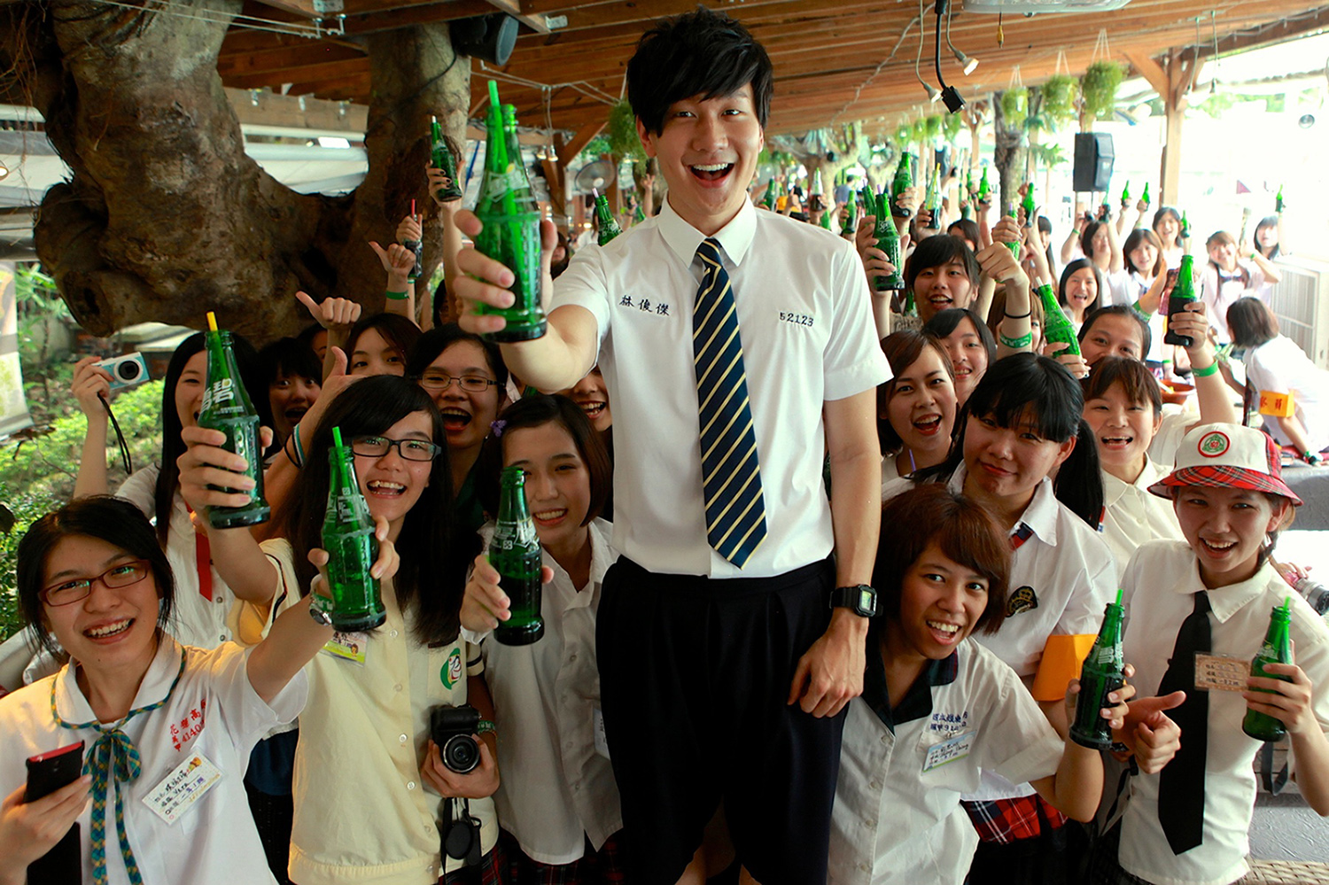 JJ林俊傑率先拋出「制服派對」的活動照。（JFJ Productions提供）