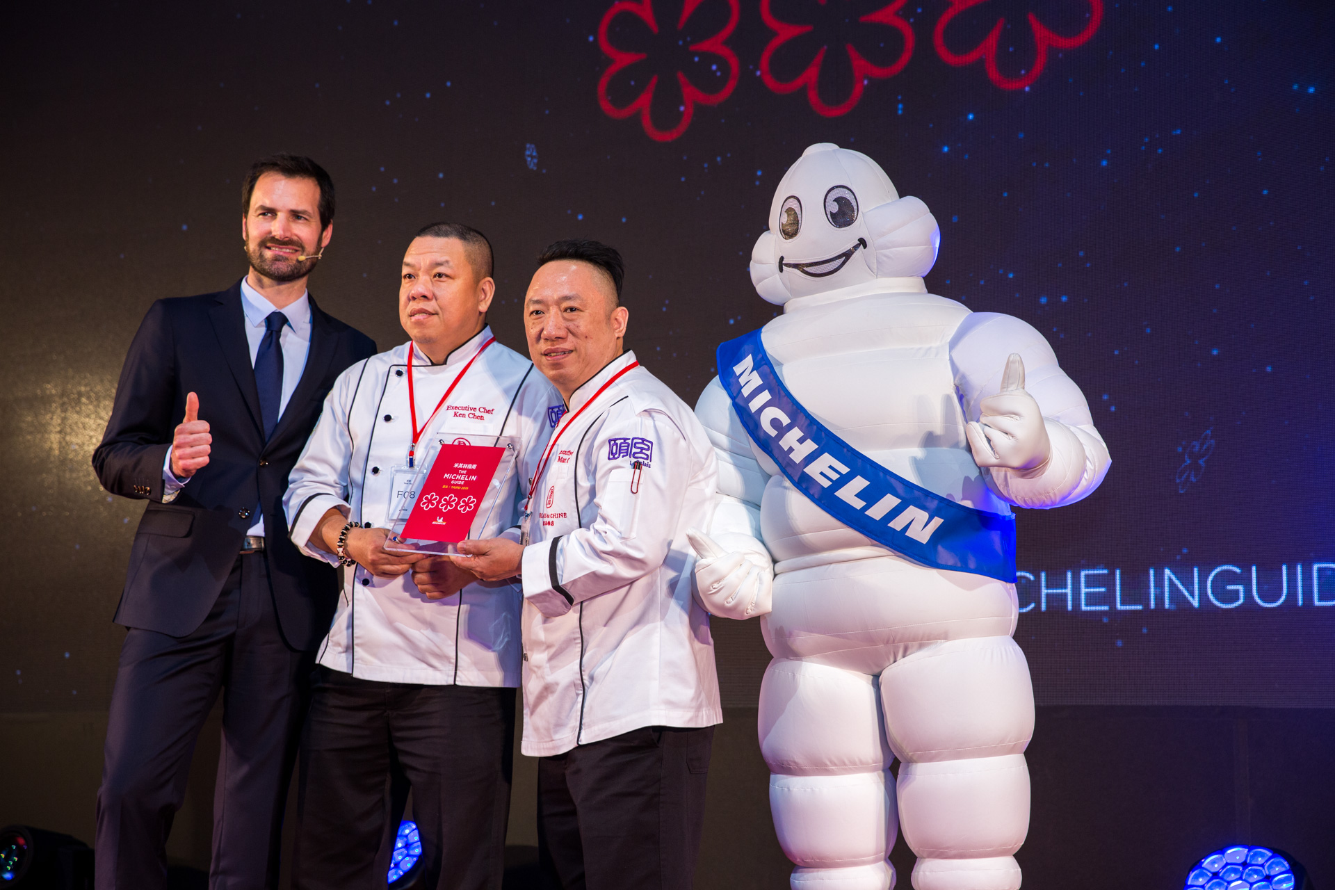 稱霸米其林三星地位的粵菜餐廳「頤宮」，由二位行政主廚陳偉強（中）和陳泰榮（右）固椿守星。