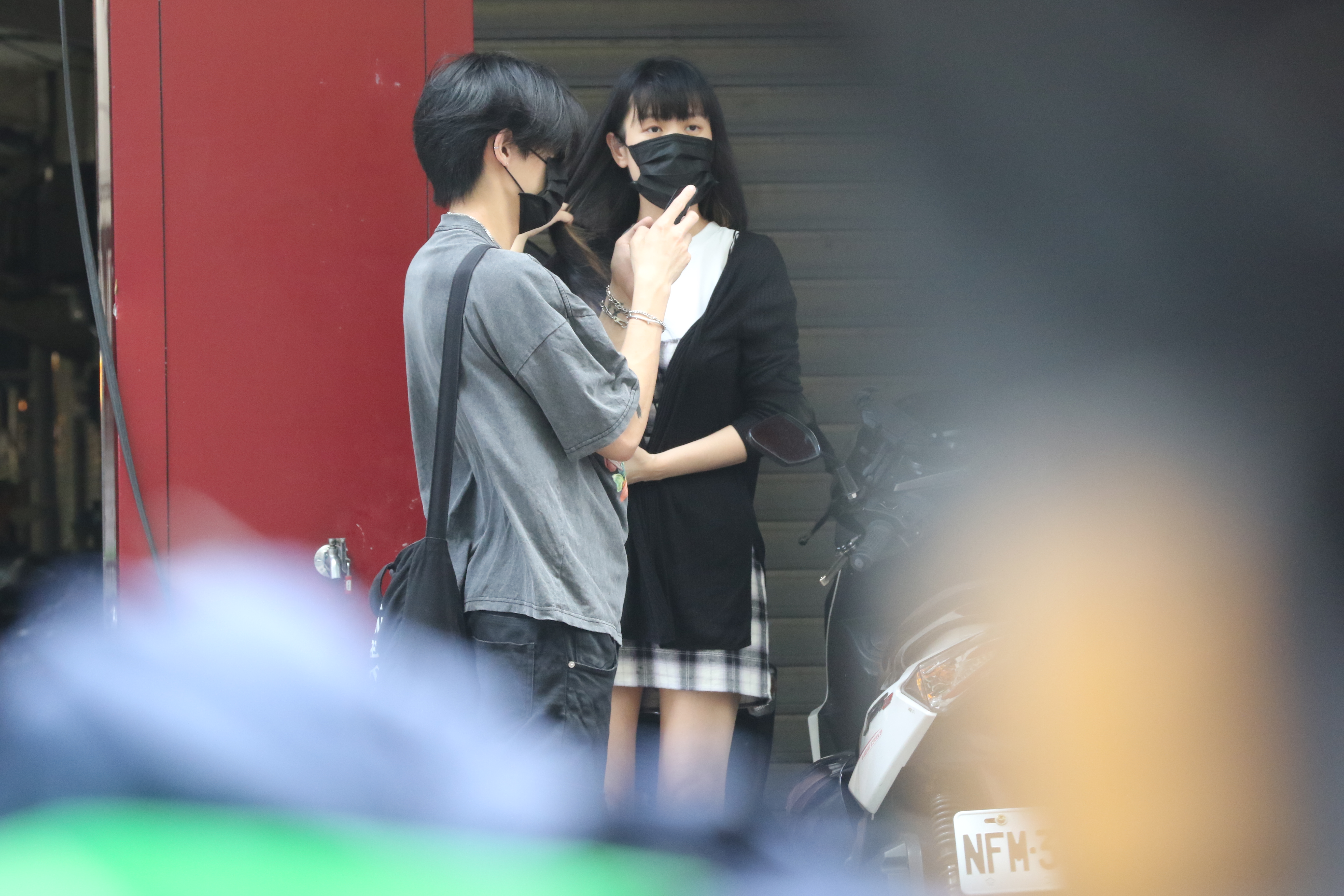 孫盛希雖然到凱爾家過夜，但經紀人卻回應2人並沒交往，相當引人遐想。