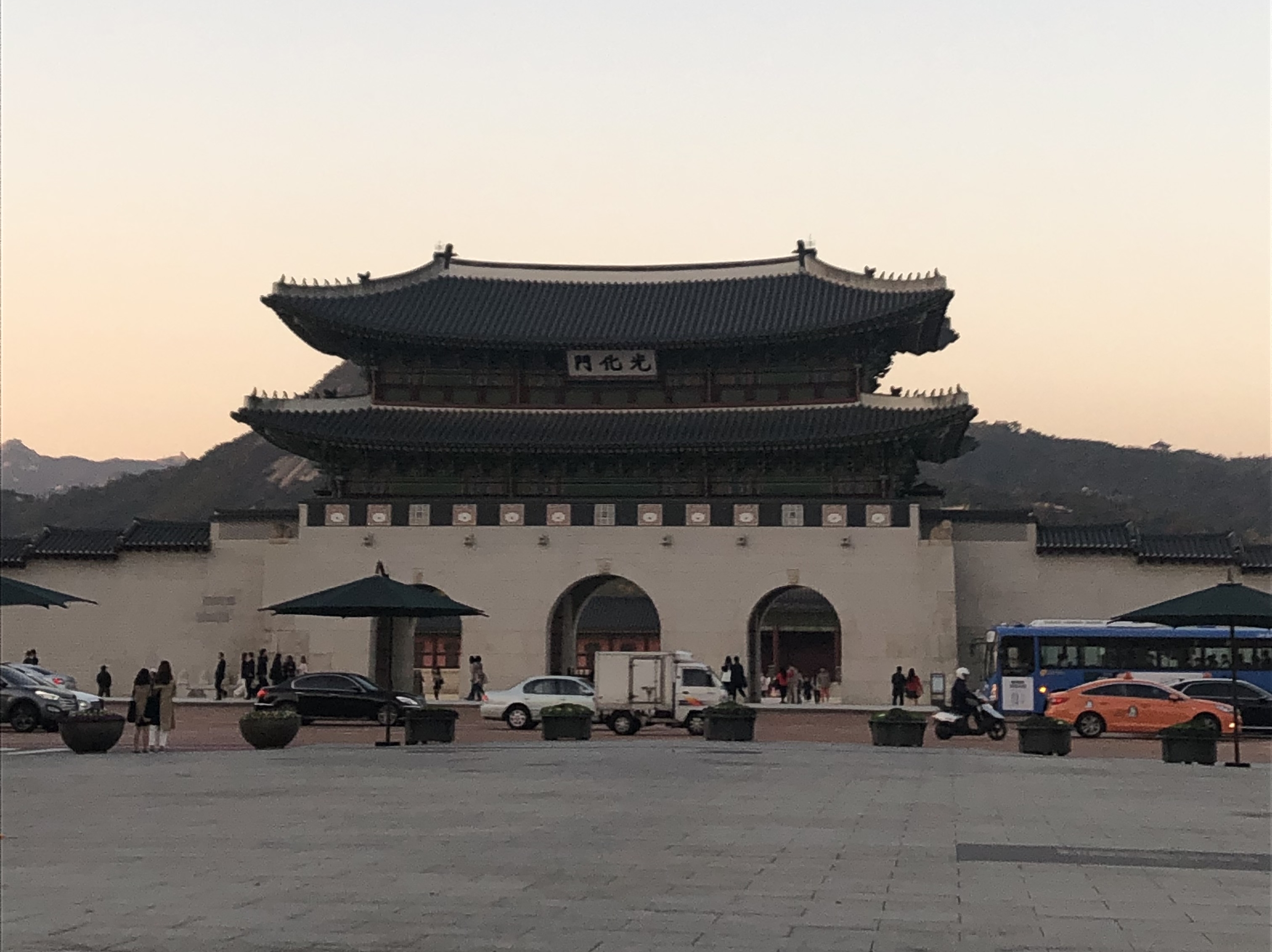 為促進觀光產業復甦，南韓宣布再放寬入境措施；圖為首爾光化門廣場。