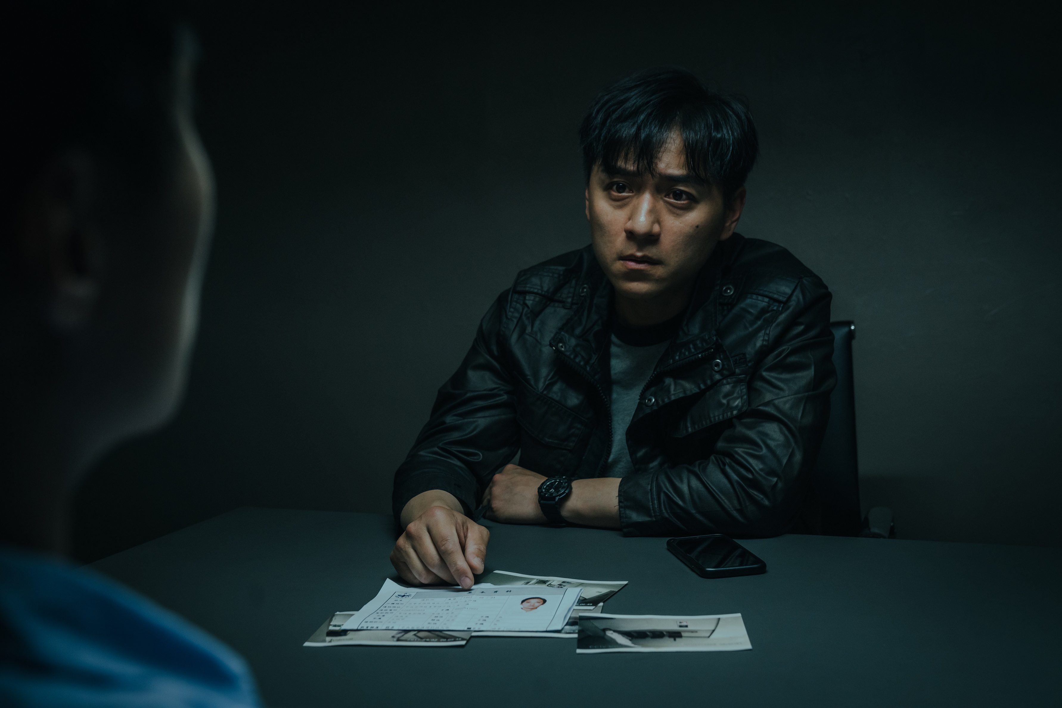 鄭人碩在《我是自願讓他殺了我》中精湛演技獲肯定。（七十六号原子提供）