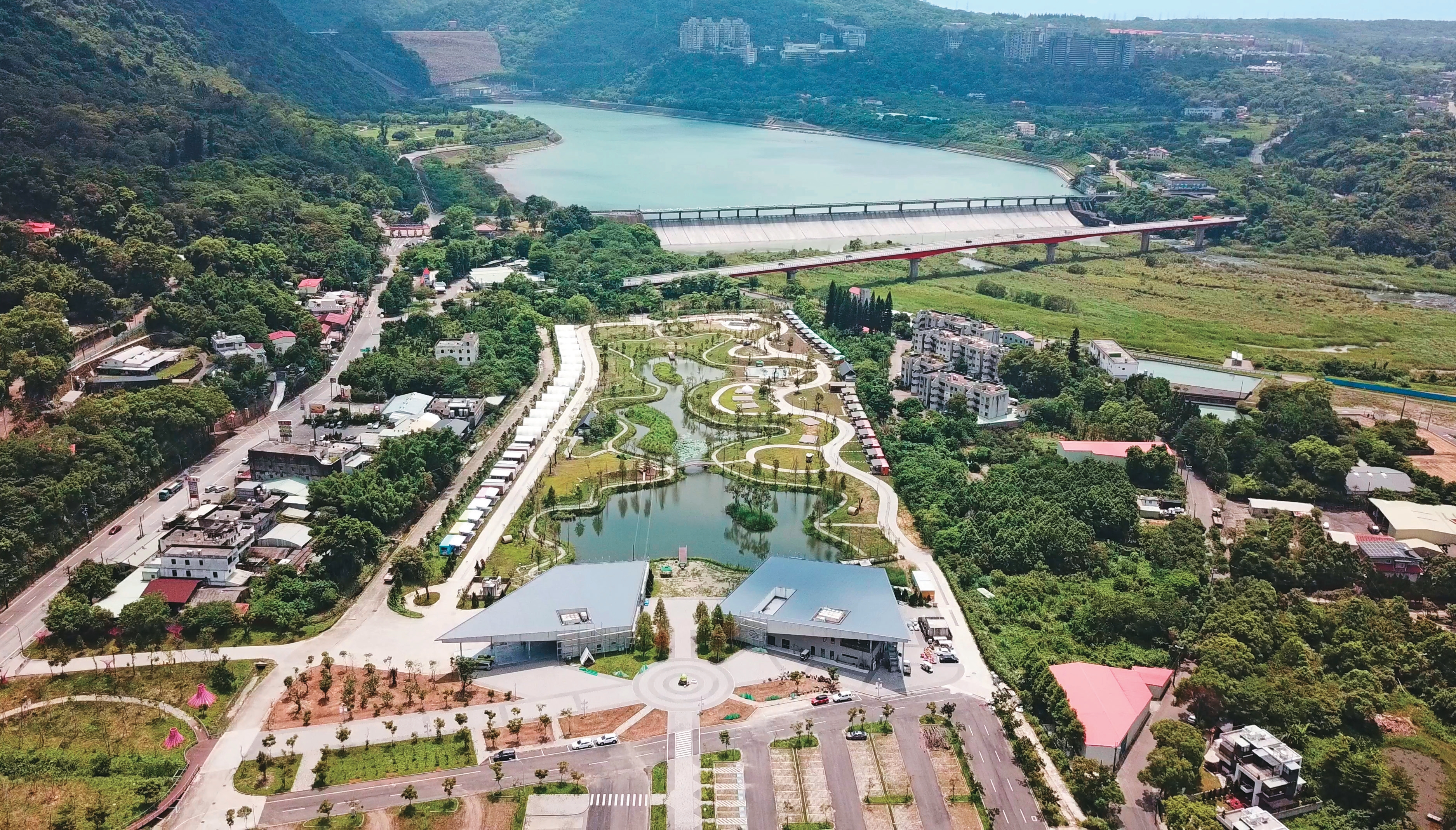 溪洲低碳旅遊服務區規劃露營場地，深度漫遊石門水庫的湖光山色。