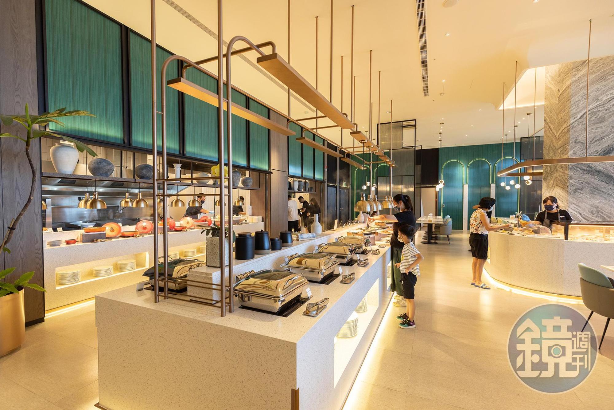 位於26樓的「日全食O Day」自助餐廳提供種類多樣的料理。