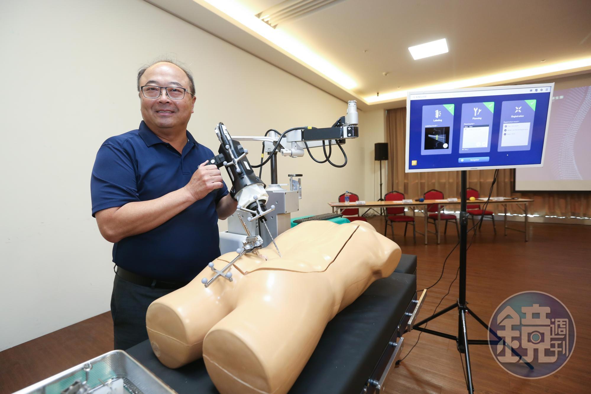 炳碩生醫執行長莊學誠表示，公司將加速推廣已取證之「君凱捷複合手術導航系統」及「脊椎微創手術機器人」二大產品的全球布局。