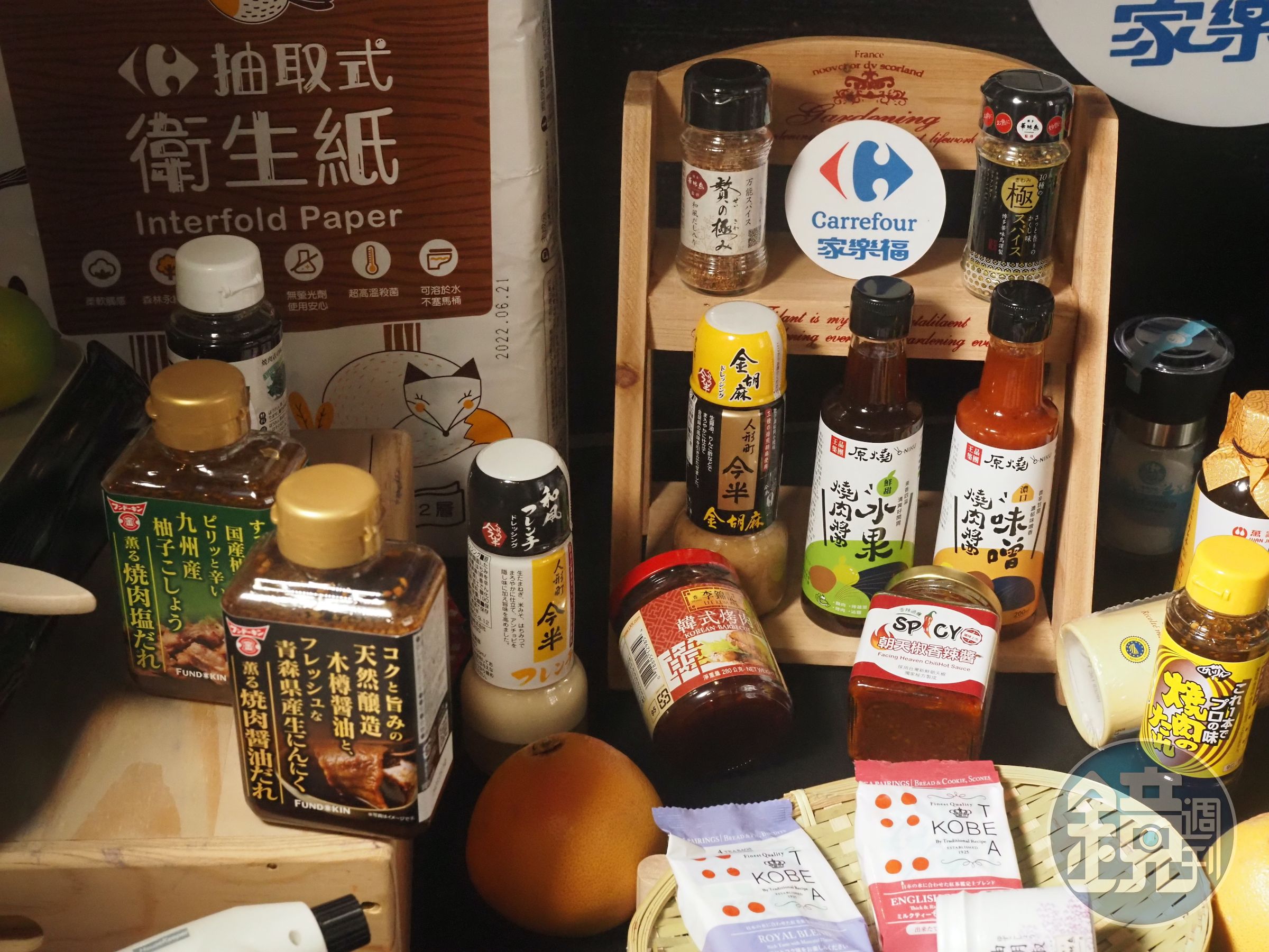 家樂福也推出多種異國風味醬料，讓烤肉更有趣。