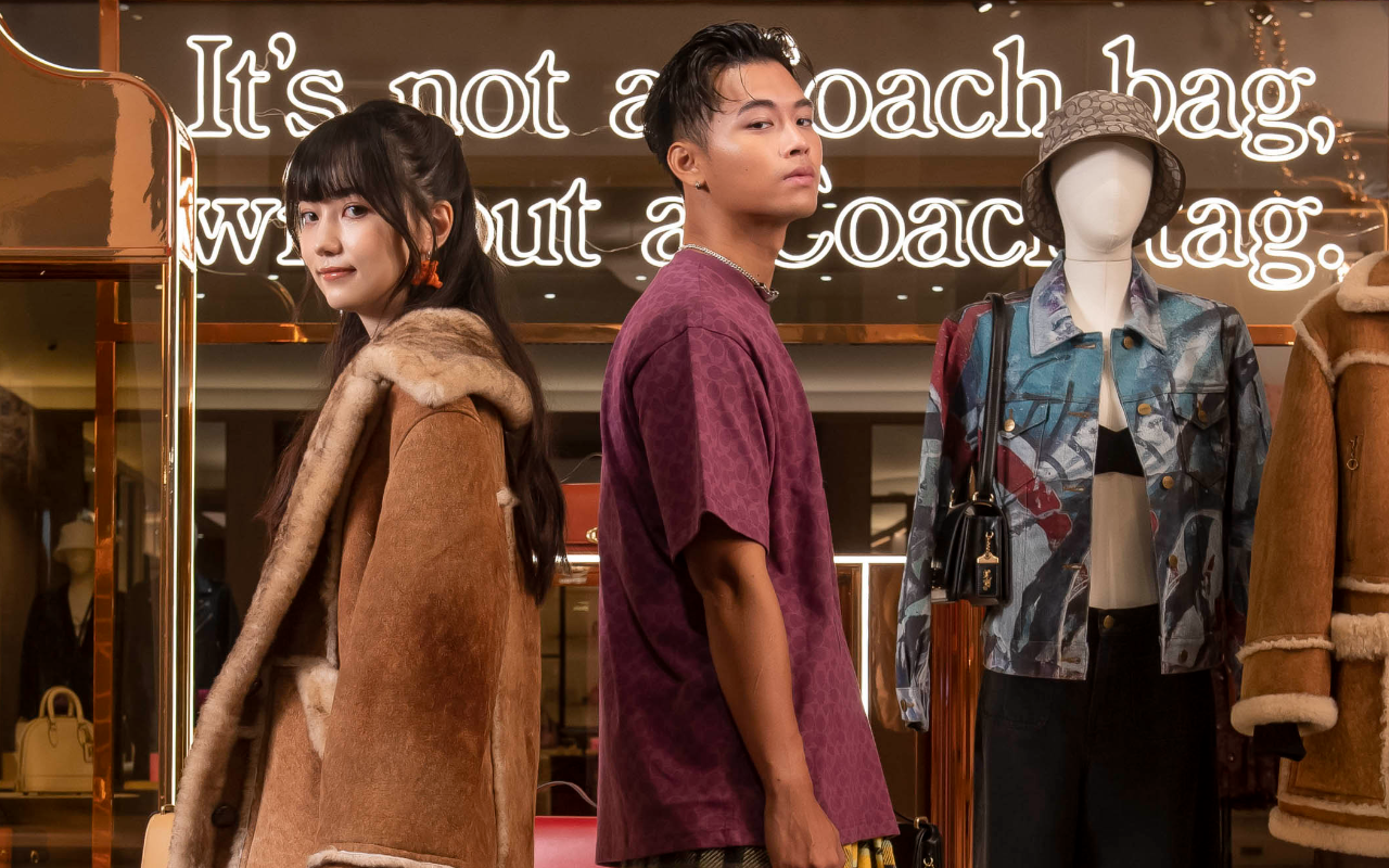 黑嘉嘉(左)、高爾宣(右)搭檔為Coach秋冬鑑賞會站台。(Coach提供)