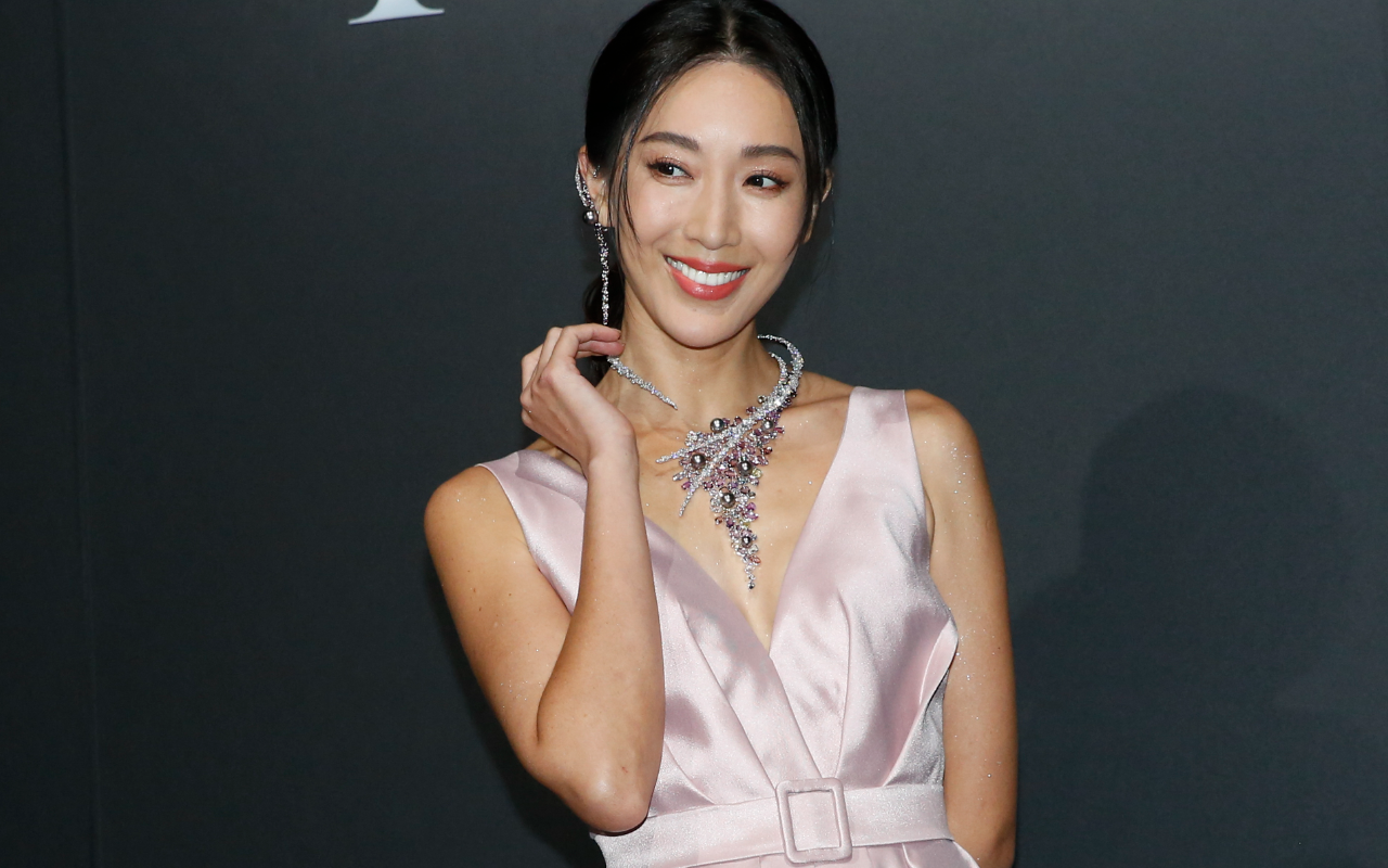 隋棠現身Tasaki高級珠寶展，跟化妝師喊話：「化妝師辛苦了！」。