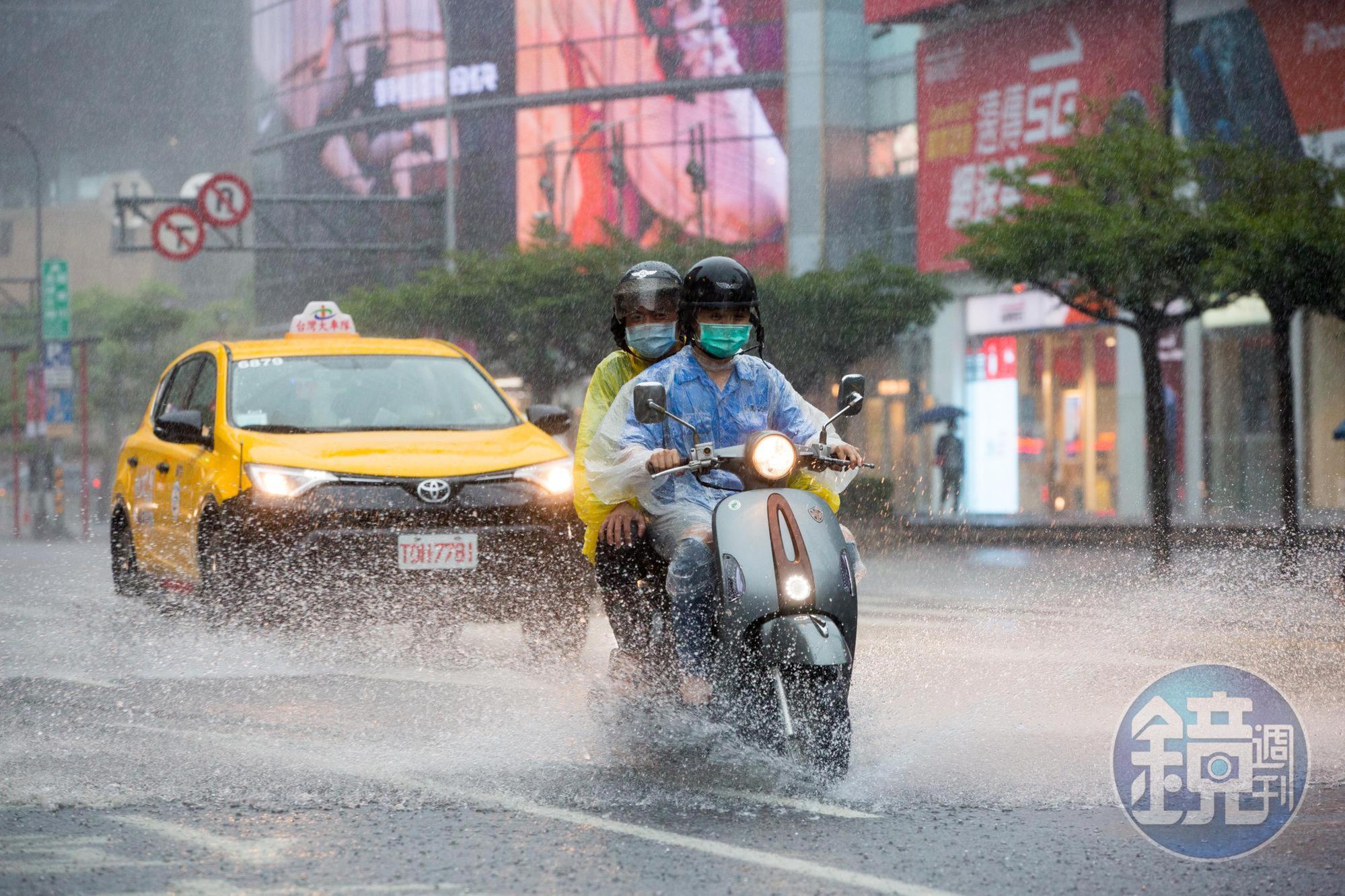 受強颱軒嵐諾外圍環流影響,5縣市發布大雨特報。(示意圖,本刊資料照)
