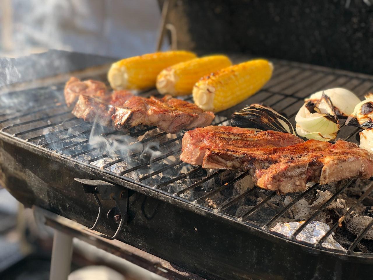 中秋節將至,新北市河濱公園宣布禁止烤肉。(示意圖,Pexels)