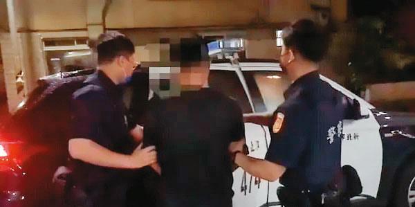 恐怖情人騷擾的事件層出不窮，警方日前就依《跟騷法》逮捕一名男子。（翻攝畫面）