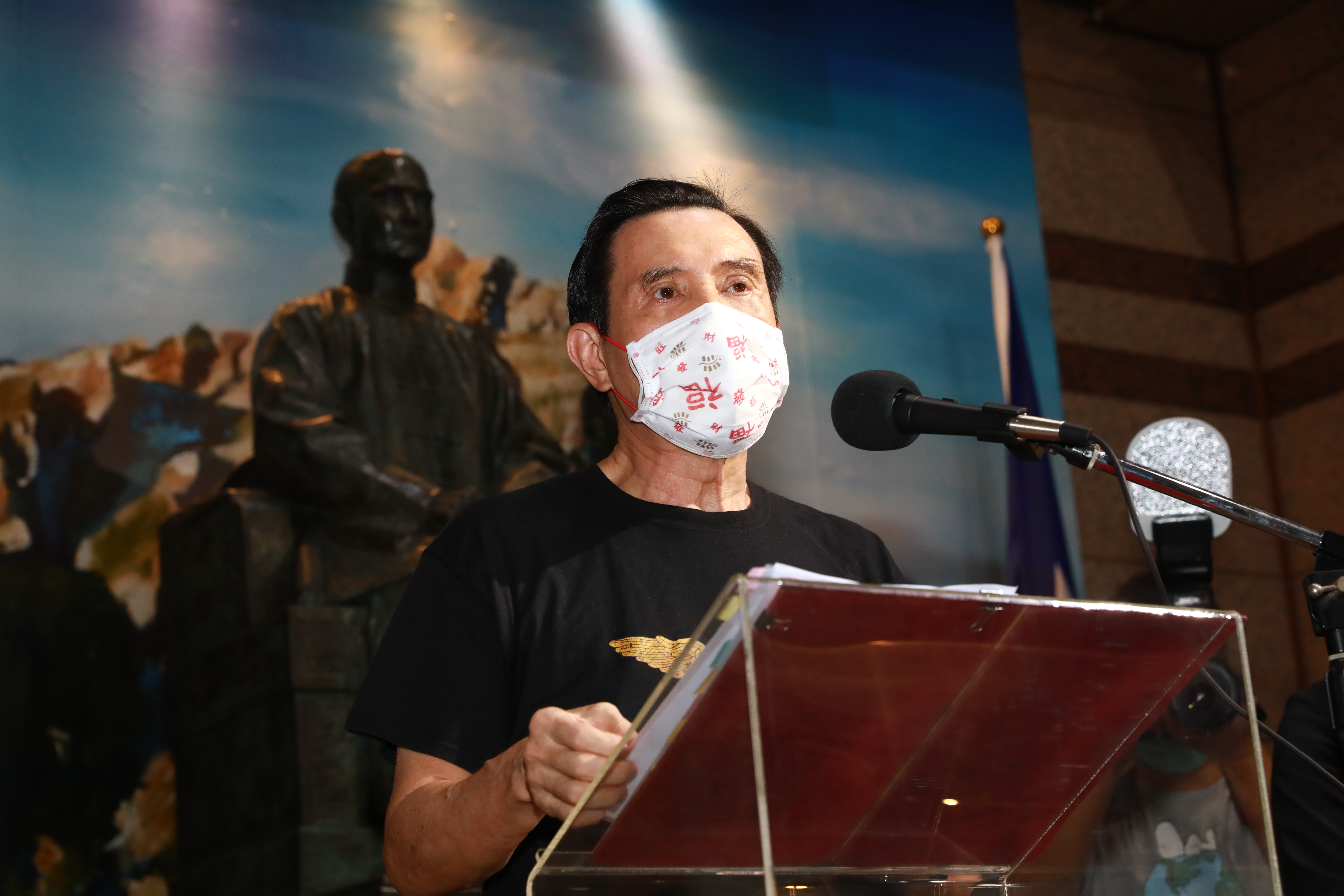 馬英九說，夏立言訪問時機雖然敏感，但讓中國大陸知道台灣仍有人願意接觸討論。（本刊資料照）