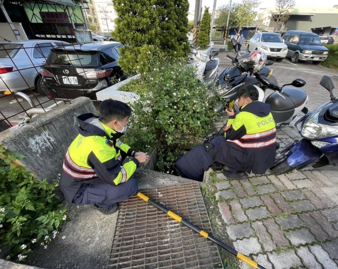 菜鳥警表示係因隊警備隊勤務不熟悉，才會與單位長官發生誤會，圖為勤務示意畫面非本人。（翻攝桃市警局官網）