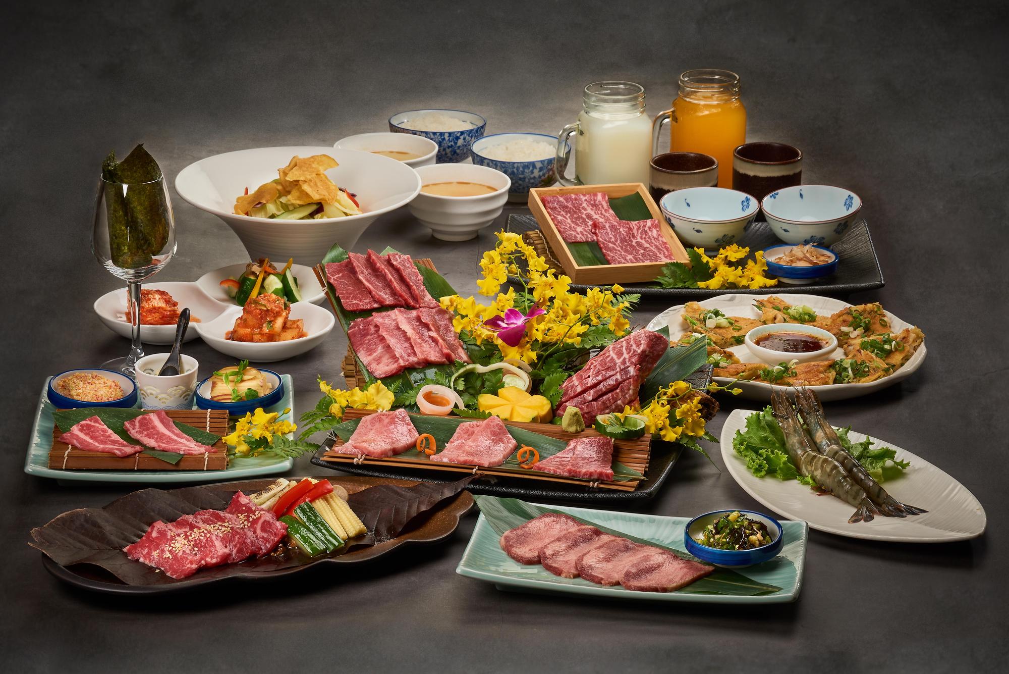 「燒肉の名門·赤虎」推出中秋饗宴「熹樂雙人套餐」,大分量的燒肉可讓食肉控吃肉肉大餐慶中秋。(燒肉の名門·赤虎提供)