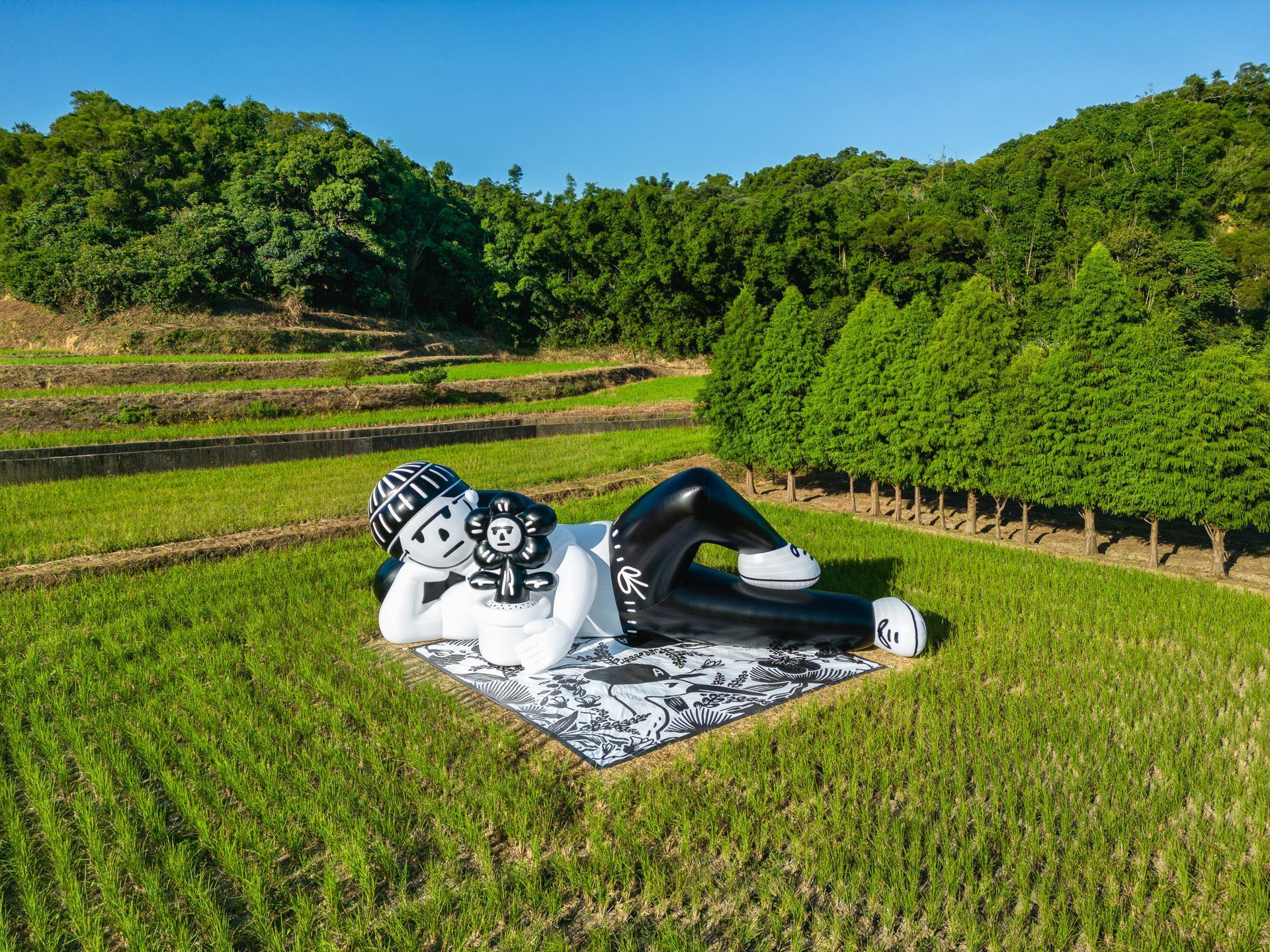 偶爾不如像《放空時光Lay down & take it easy.》的人偶放空一下。