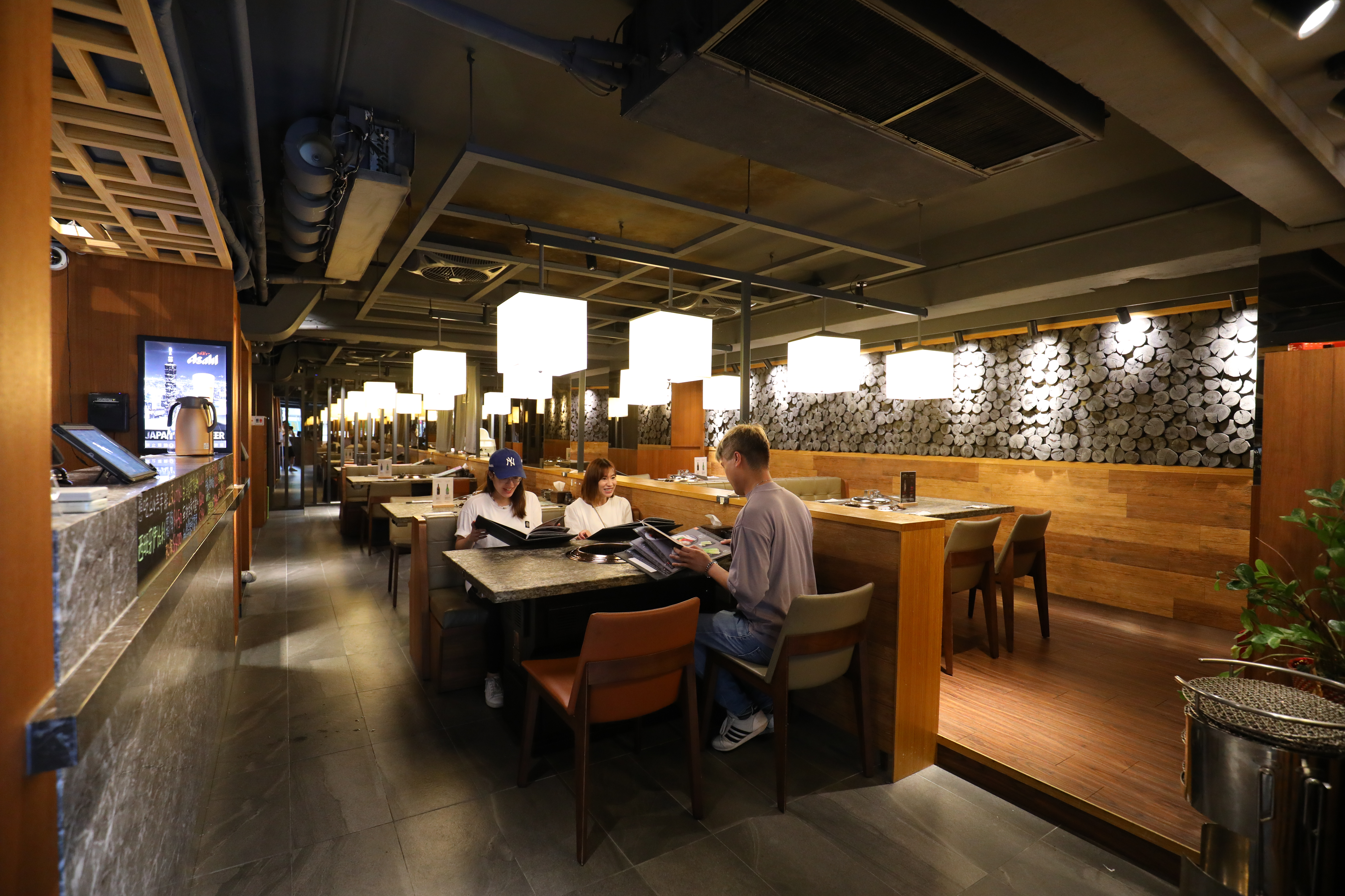 京昌園店內排煙系統頗優秀，吃燒肉不怕染滿一身油味。