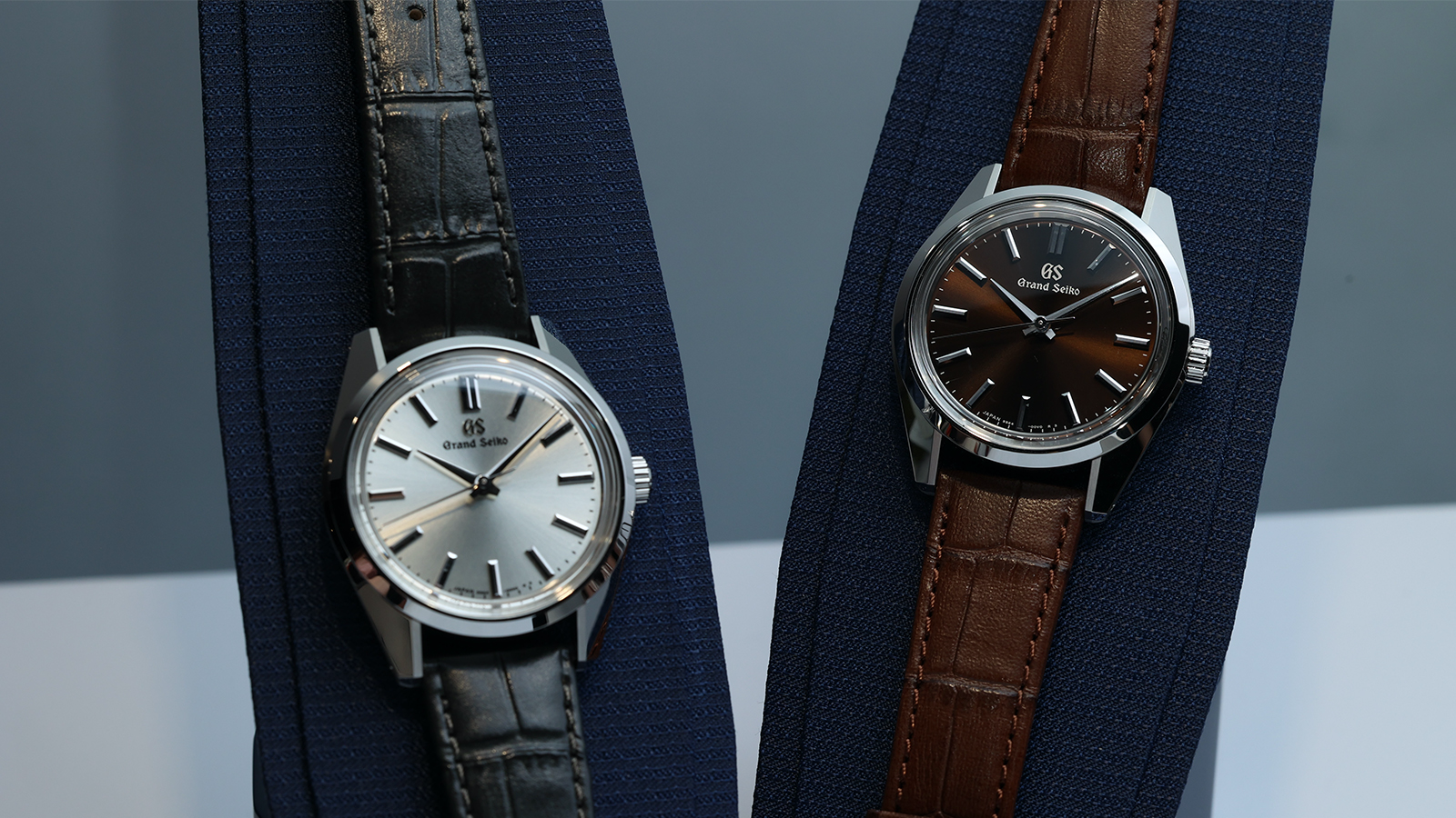 在GS9 Club的活動會場,也展出了多款GRAND SEIKO新作,其中這兩款是44GS 55週年推出的新作,而錶徑36.5mm也是44GS殼型中目前最小的尺寸。定價NT$150,000。