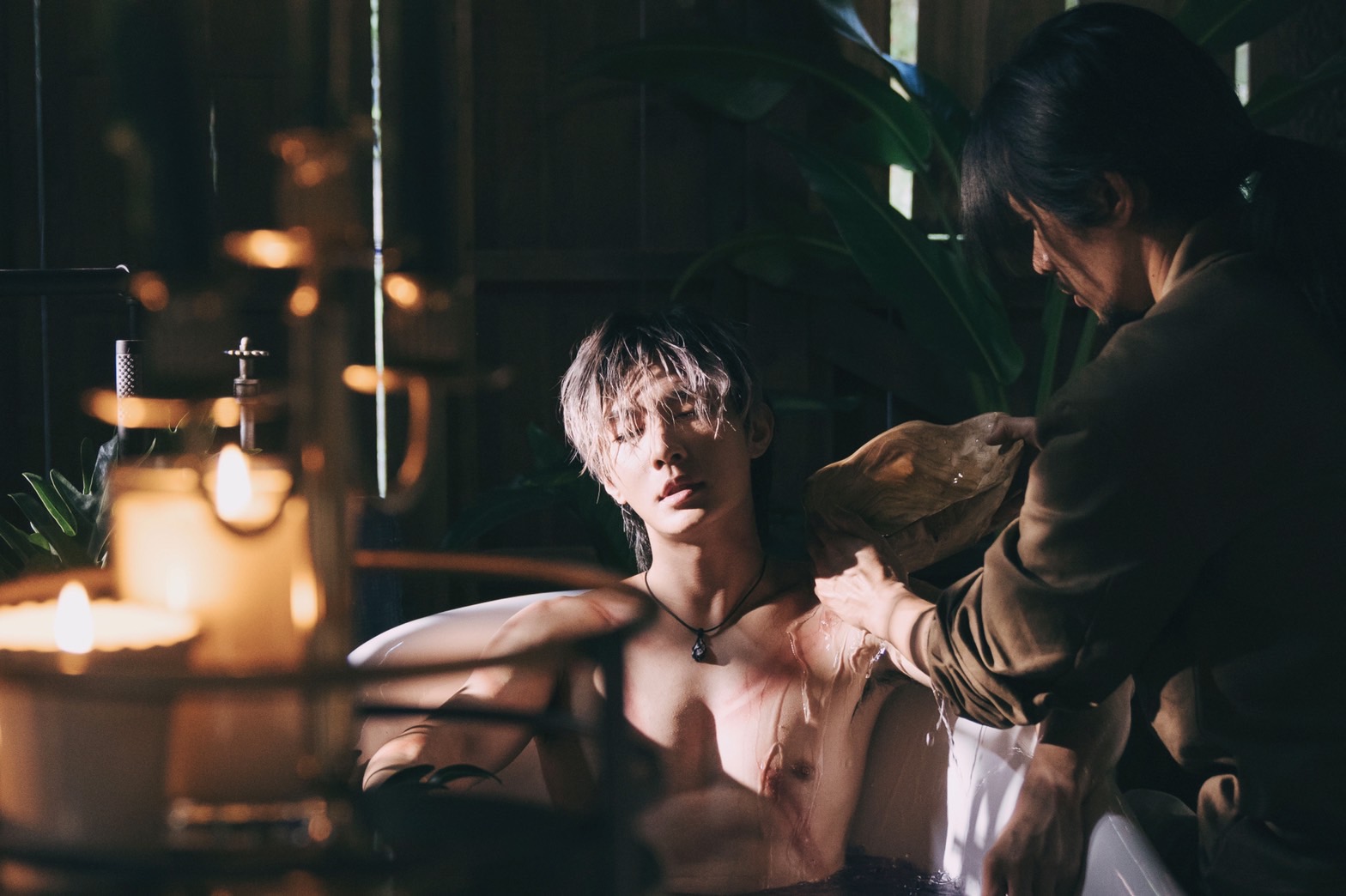 炎亞綸邪教影集《我願意》中就有意淫教主至高潮的場面。（絡思本娛樂製作提供）