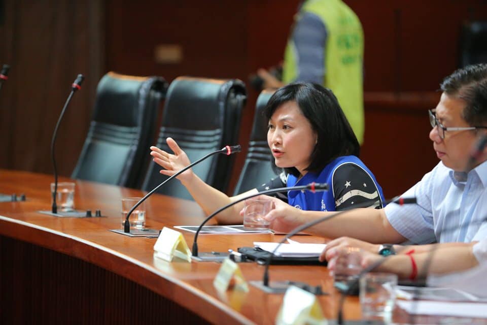 國民黨高雄市議員陳麗娜突襲式登記參選引發爭議，因此她宣布要改用無黨籍身分參選。（翻攝自陳麗娜臉書）